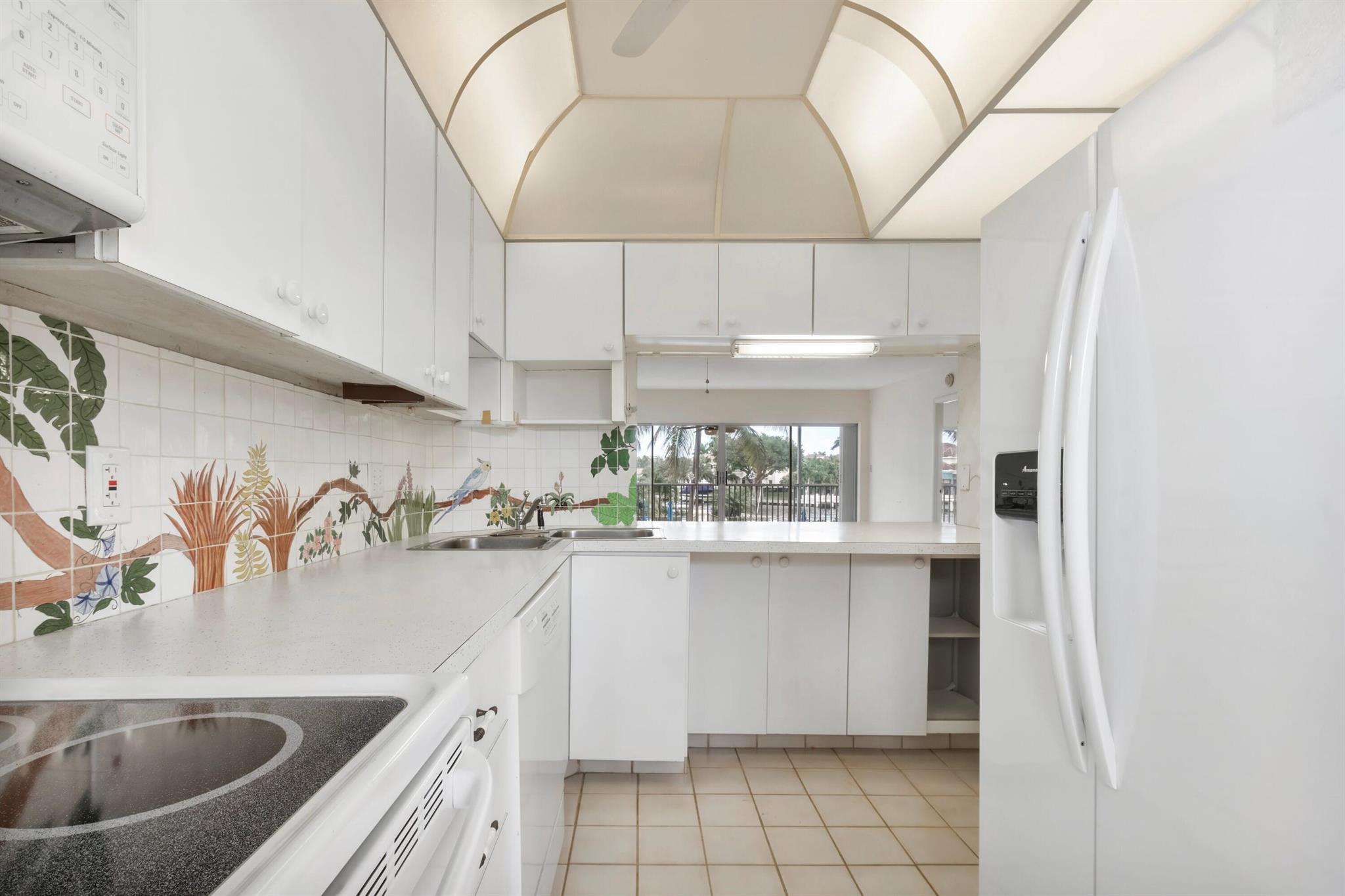 400 N Federal Highway 208