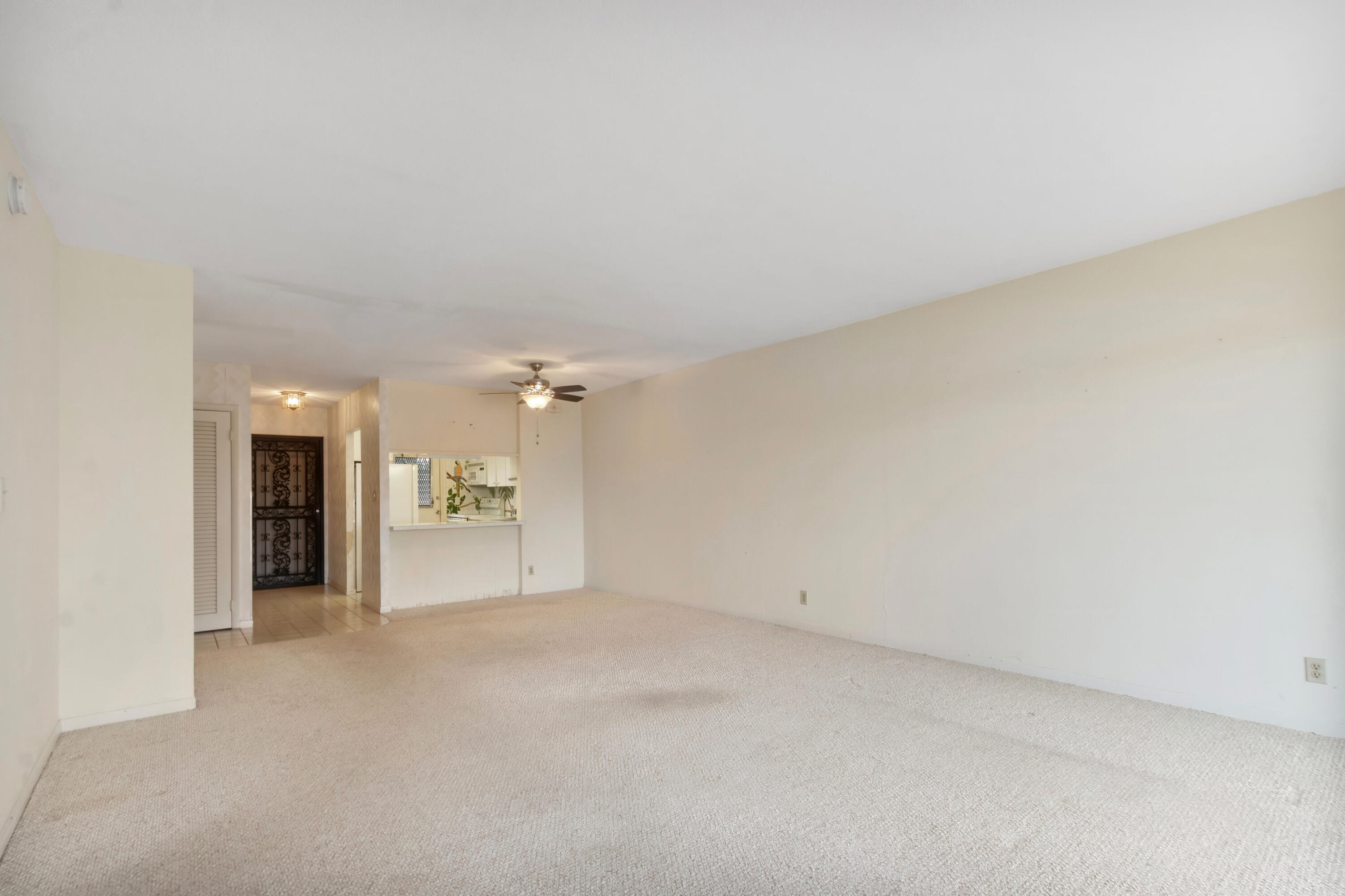 400 N Federal Highway 208