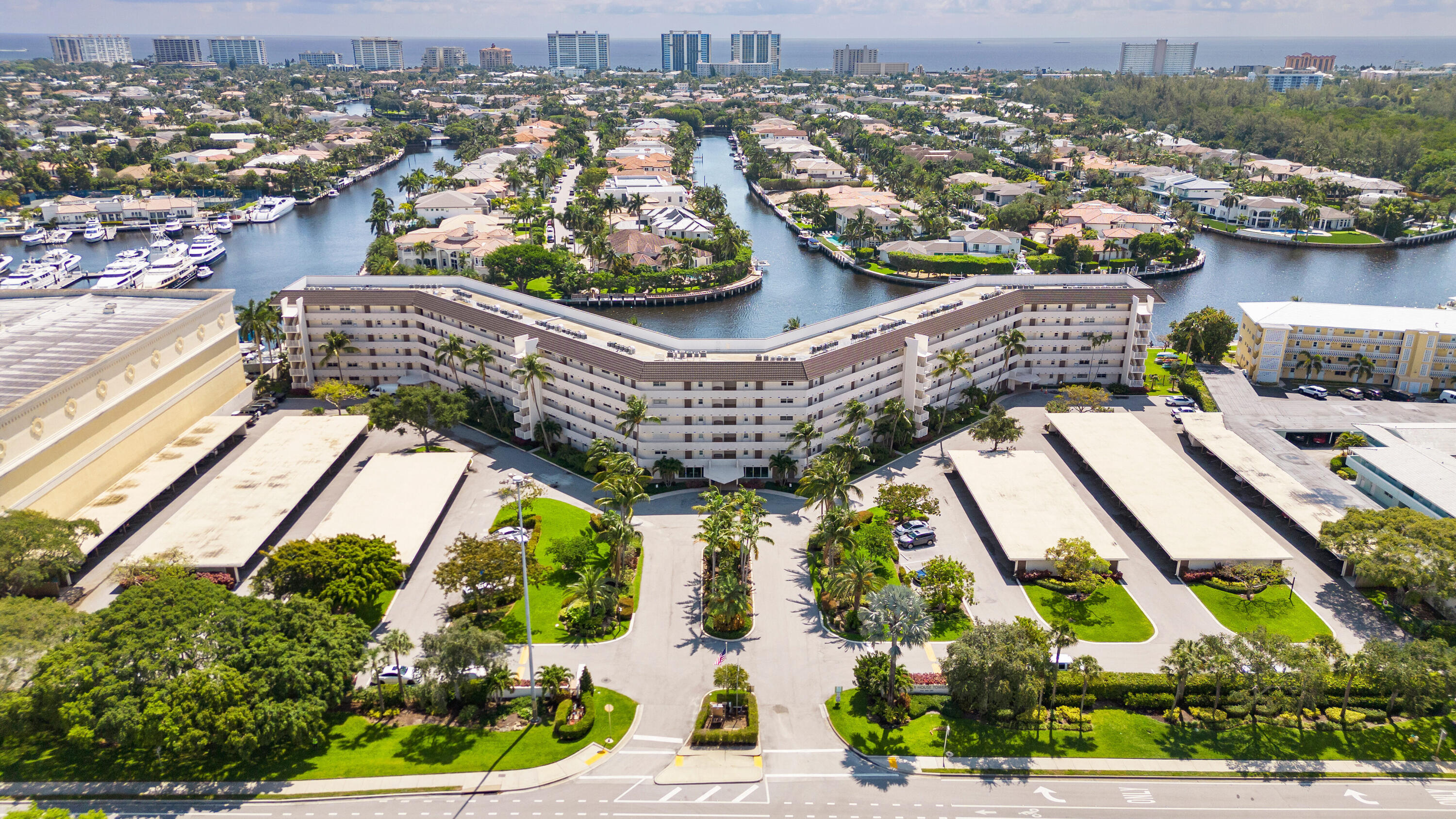 400 N Federal Highway 208