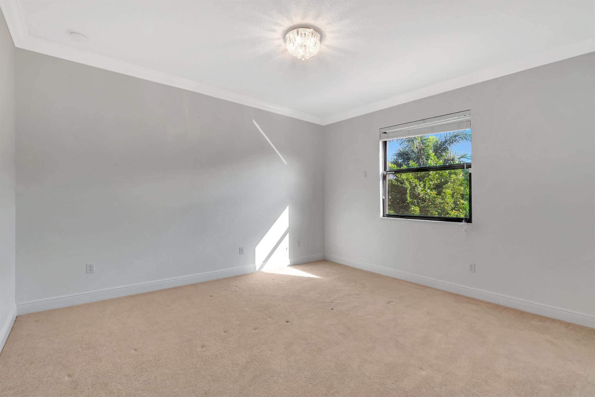 15700 Glencrest Avenue