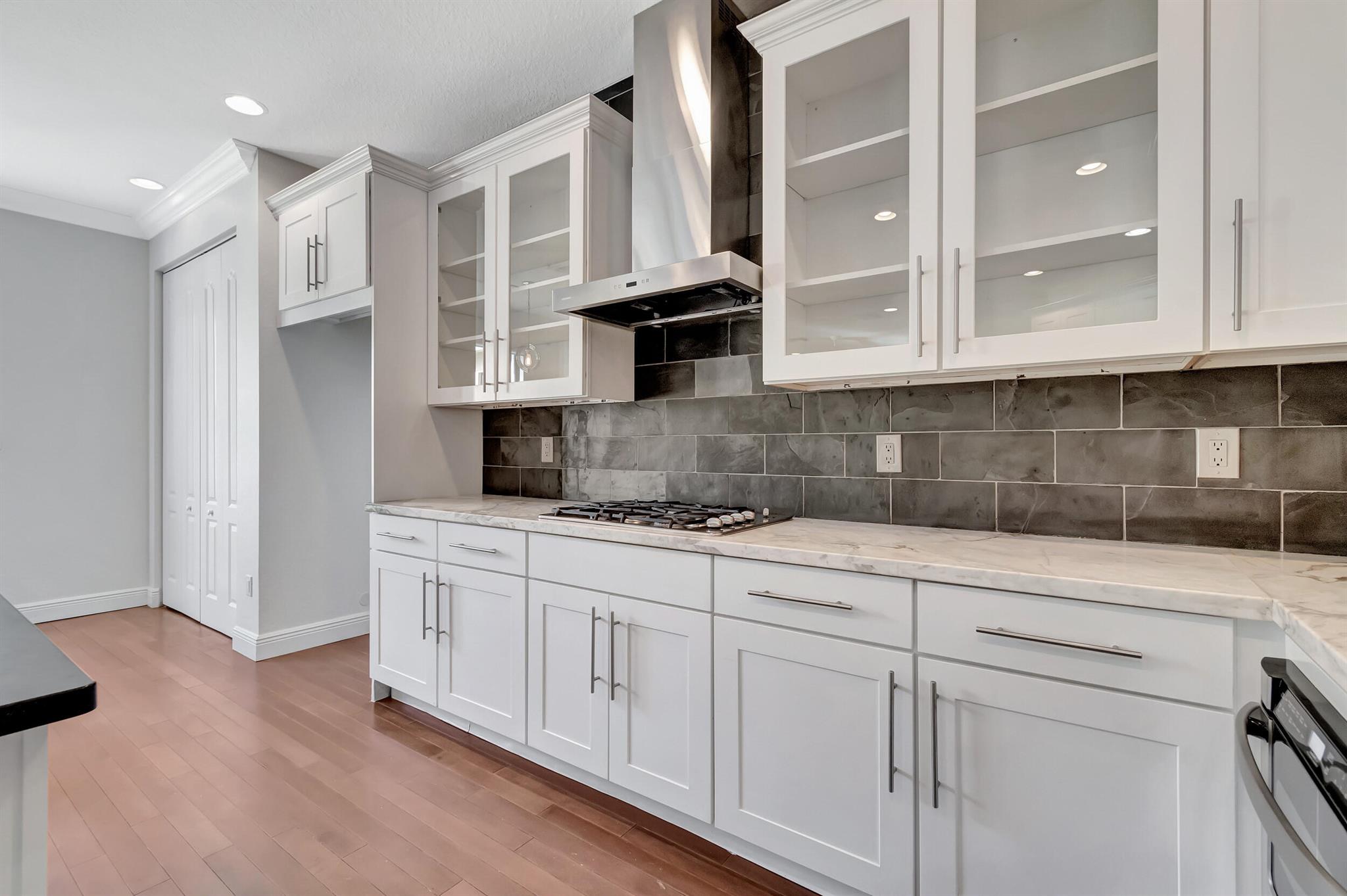 15700 Glencrest Avenue