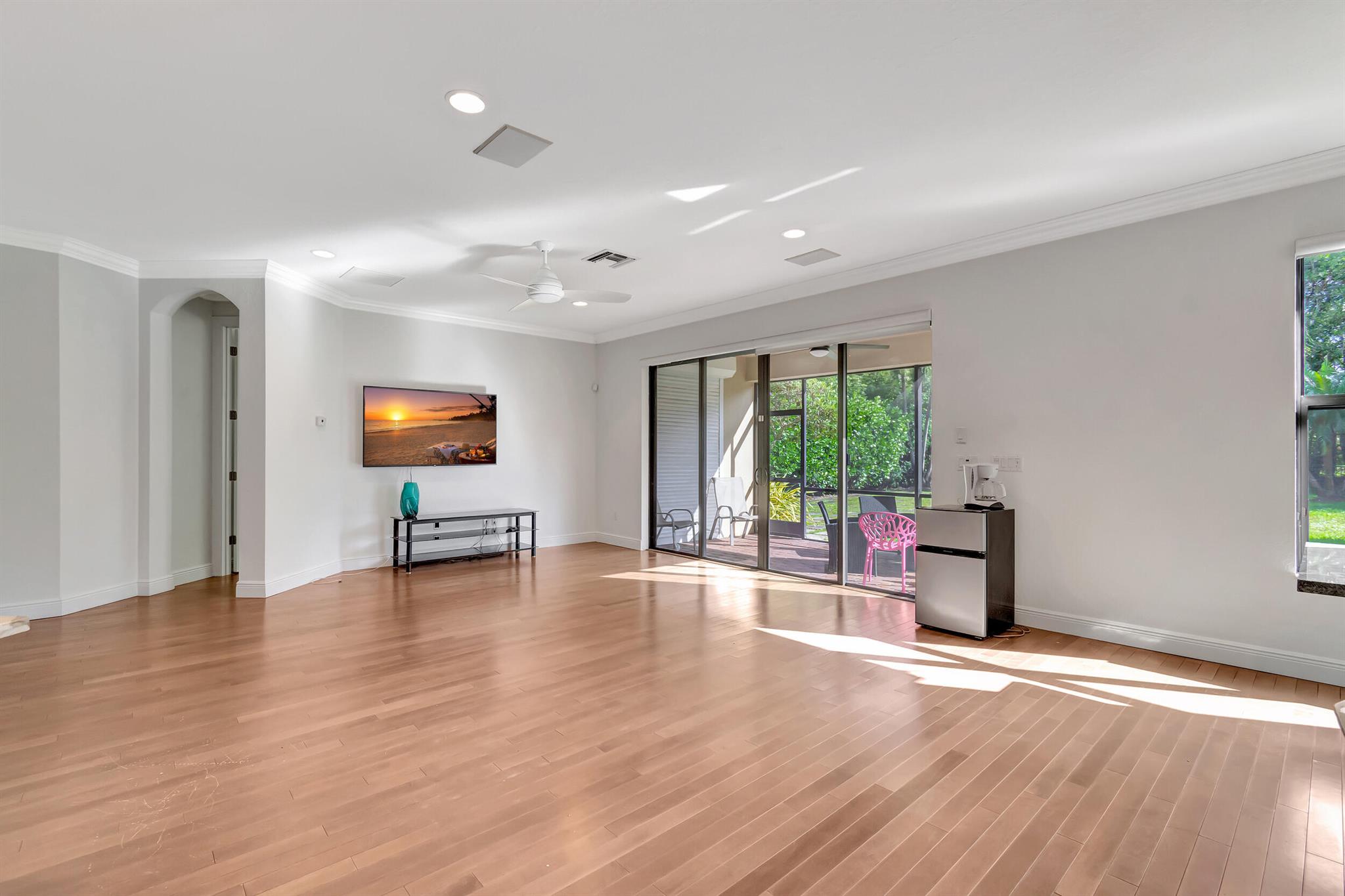 15700 Glencrest Avenue