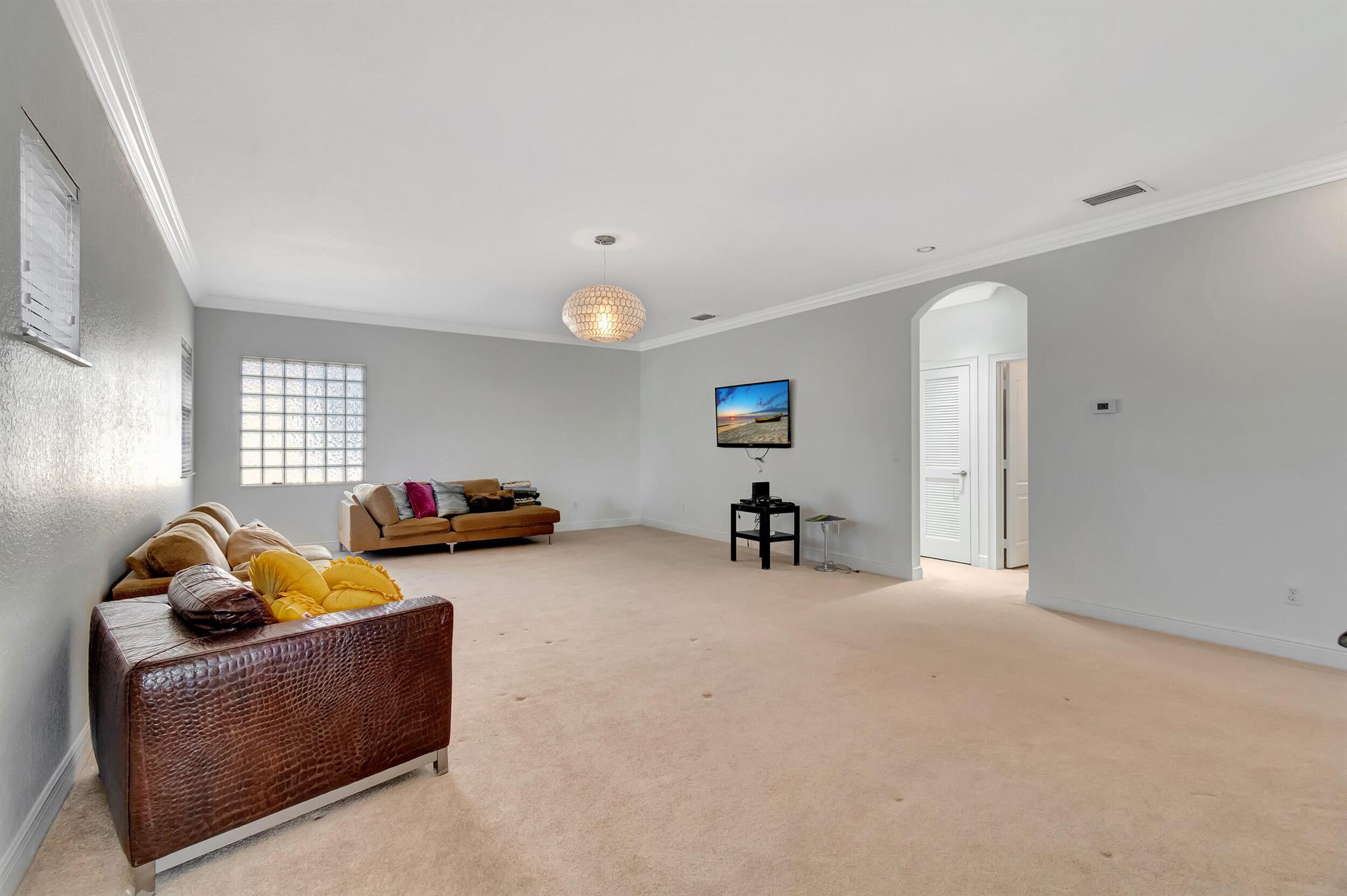 15700 Glencrest Avenue