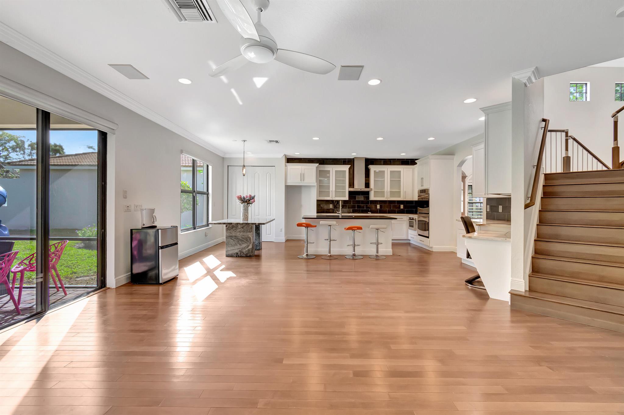 15700 Glencrest Avenue