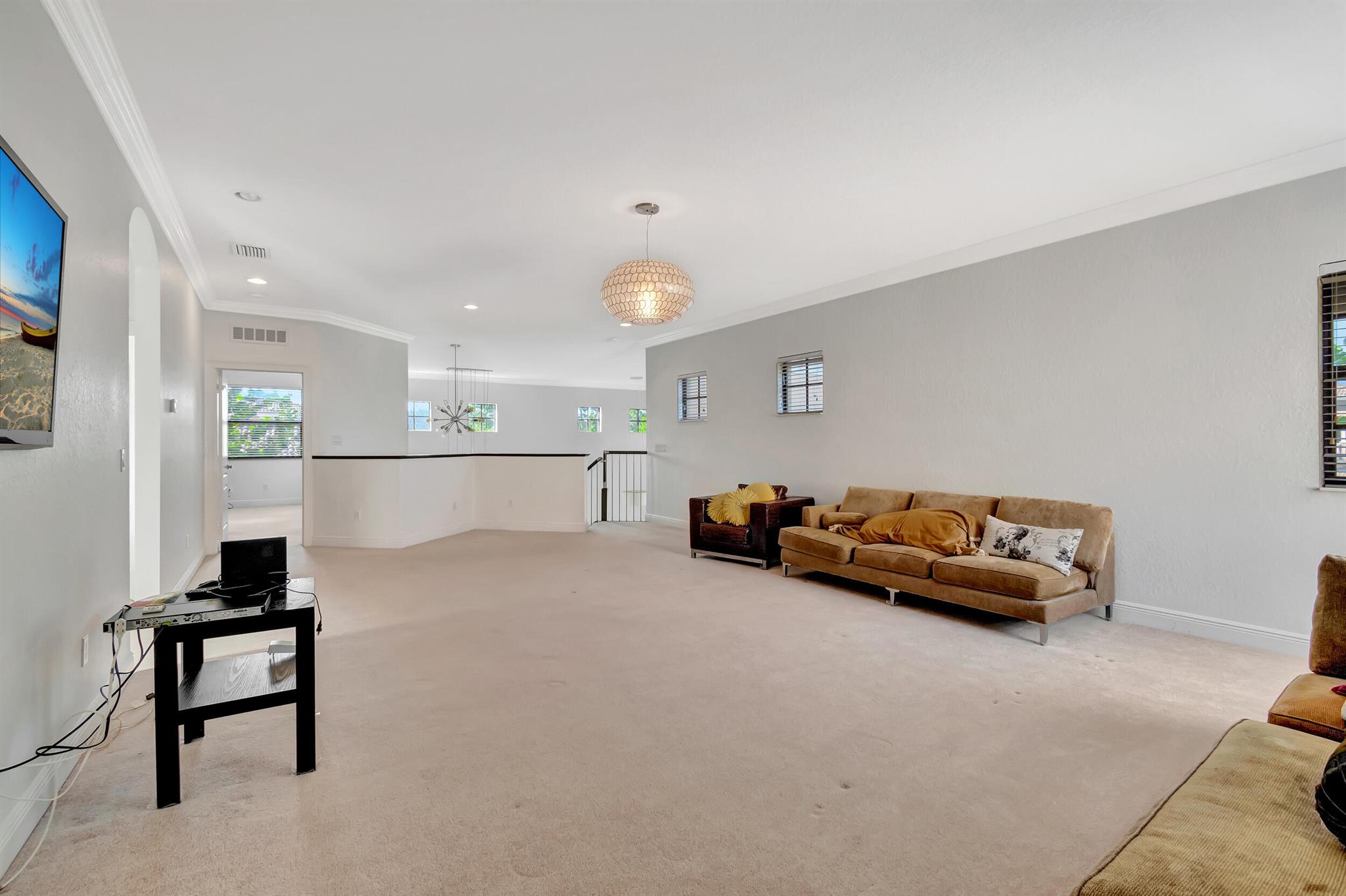 15700 Glencrest Avenue