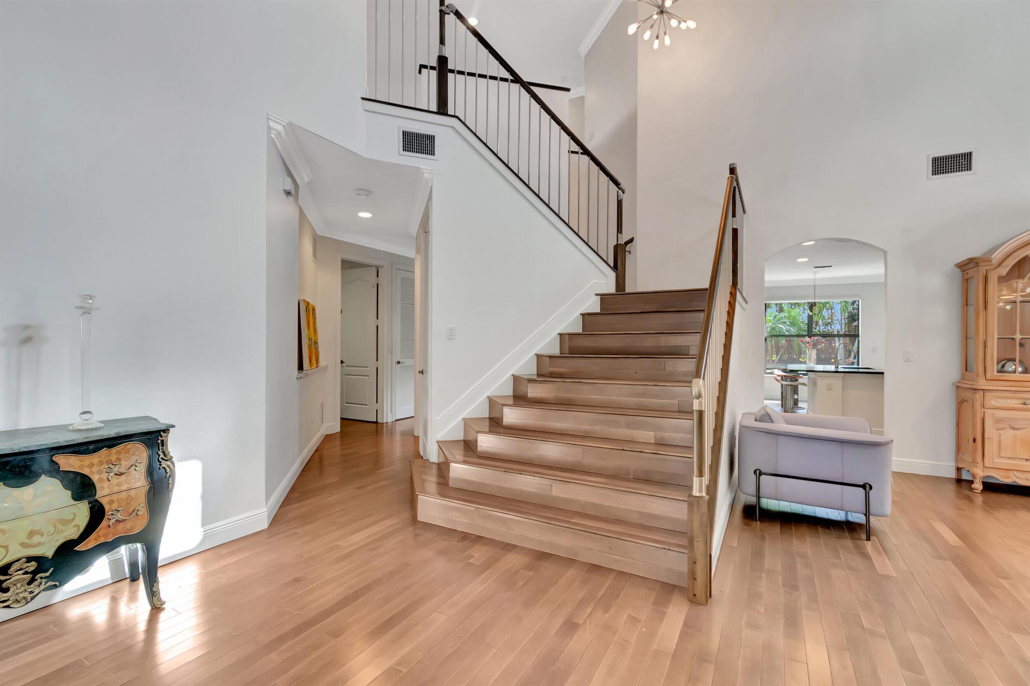 15700 Glencrest Avenue