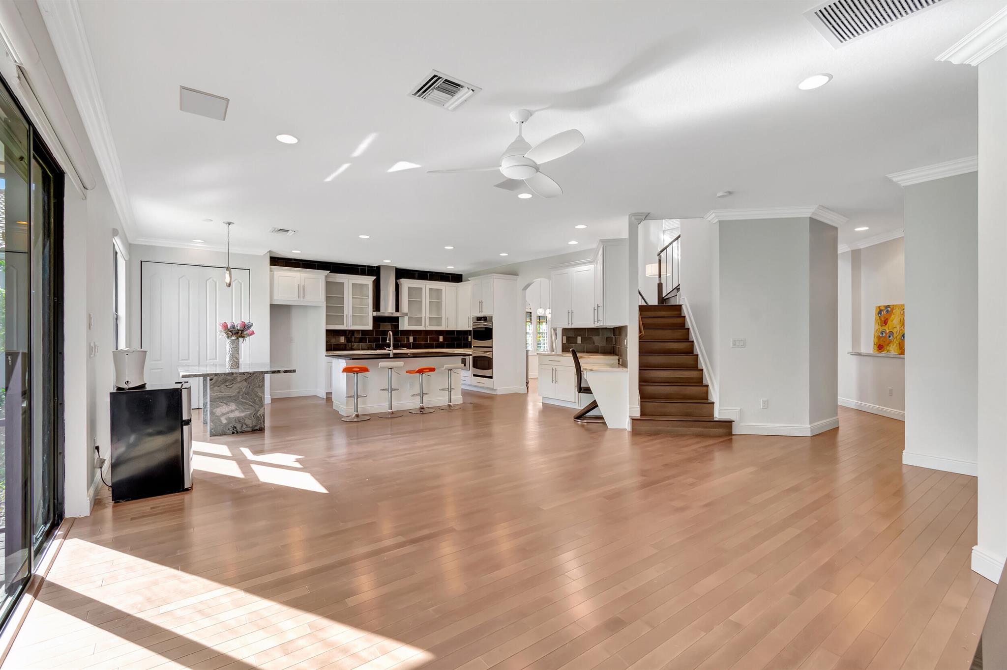 15700 Glencrest Avenue