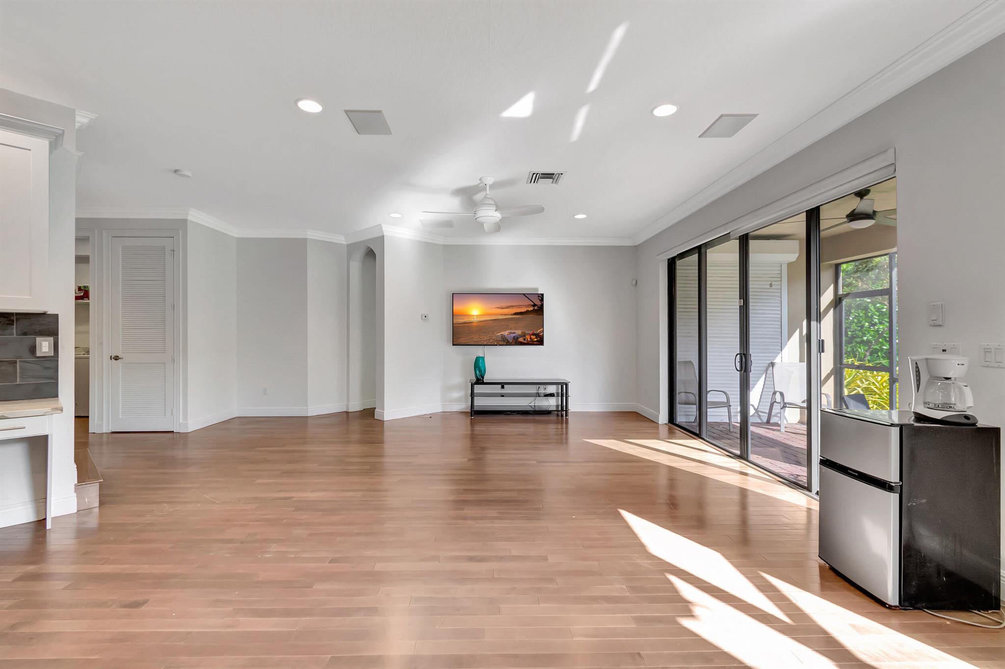 15700 Glencrest Avenue