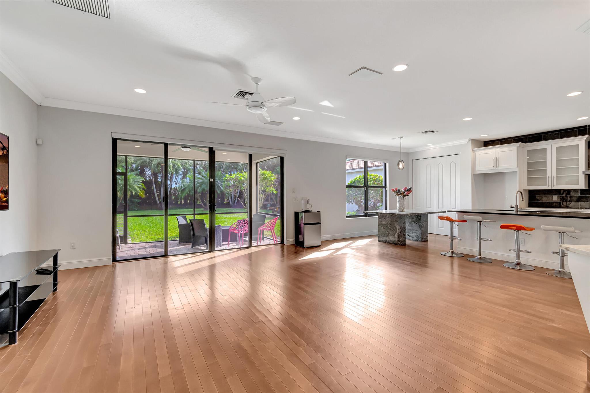 15700 Glencrest Avenue