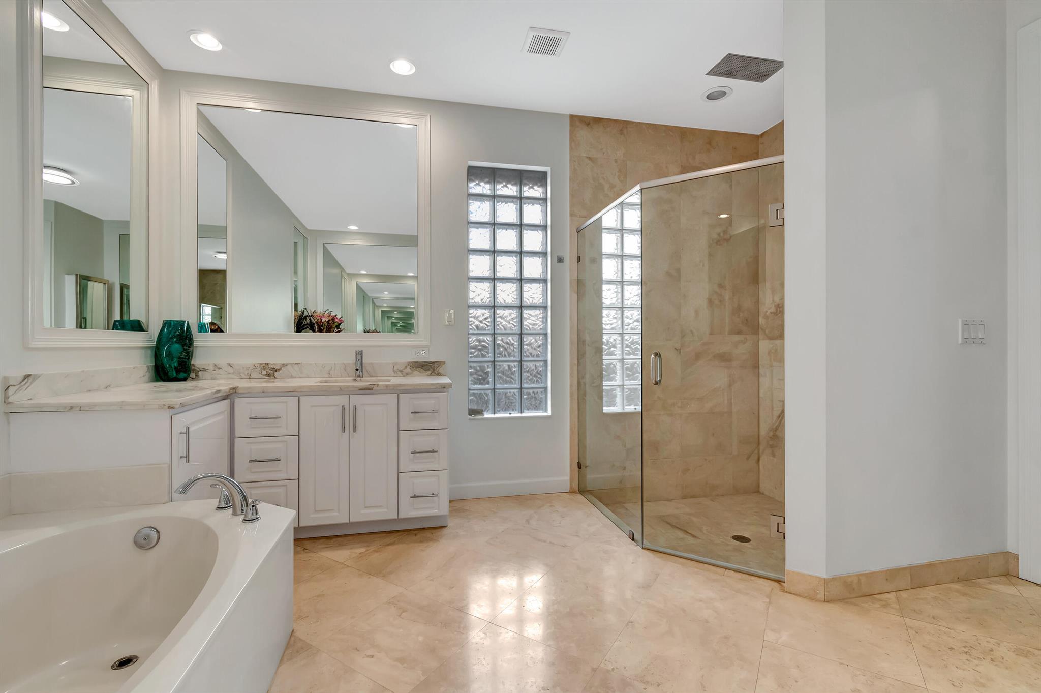 15700 Glencrest Avenue