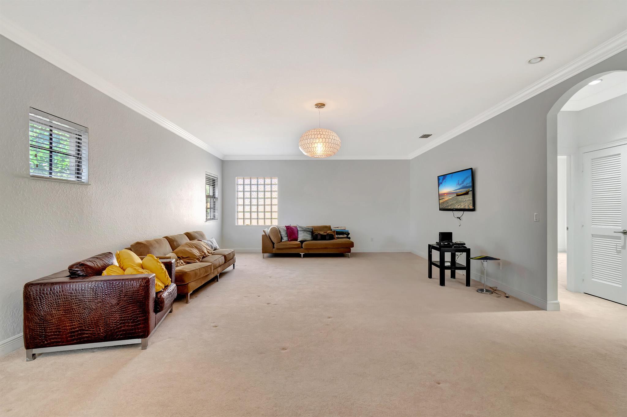 15700 Glencrest Avenue