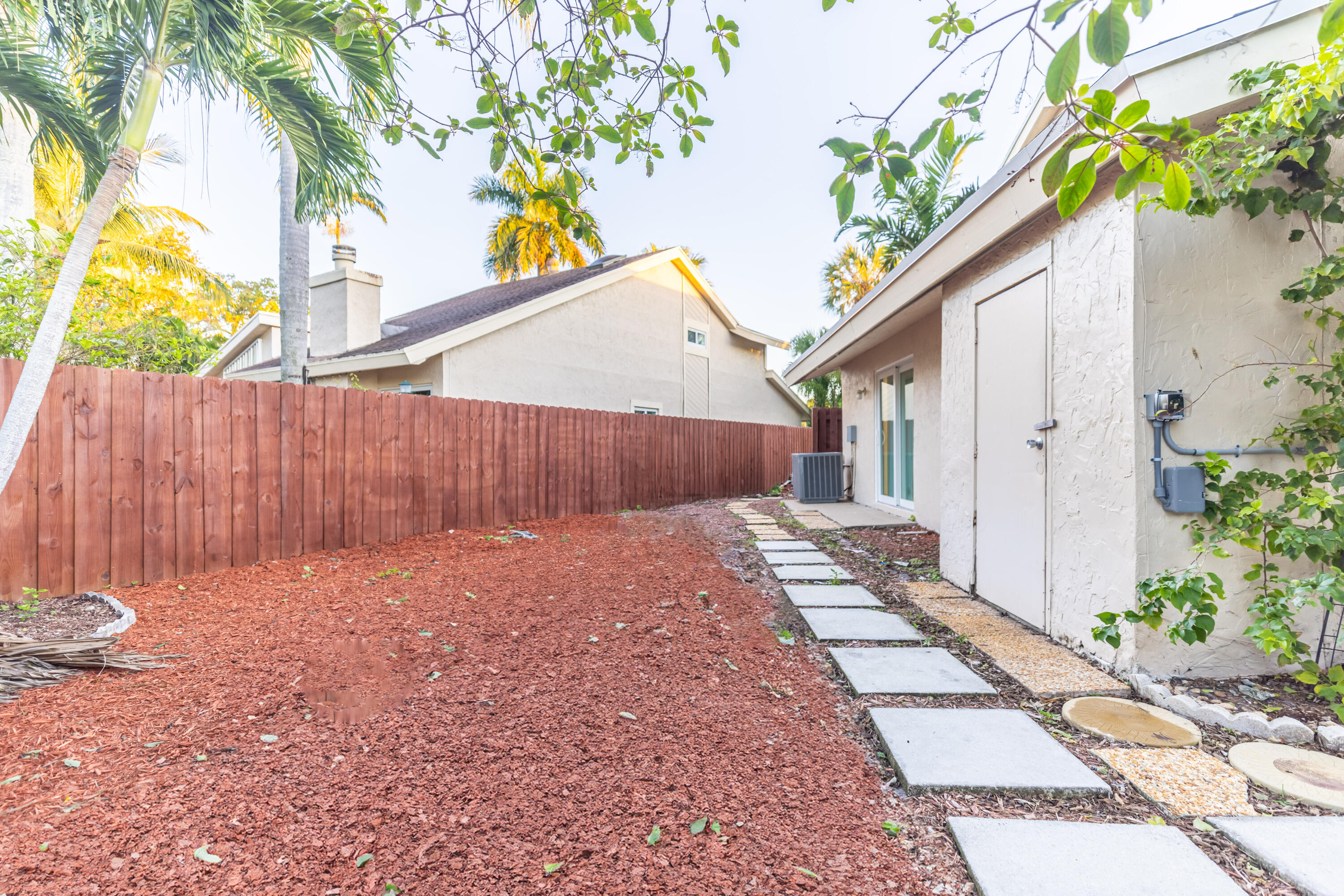 7860 Stanway Place W