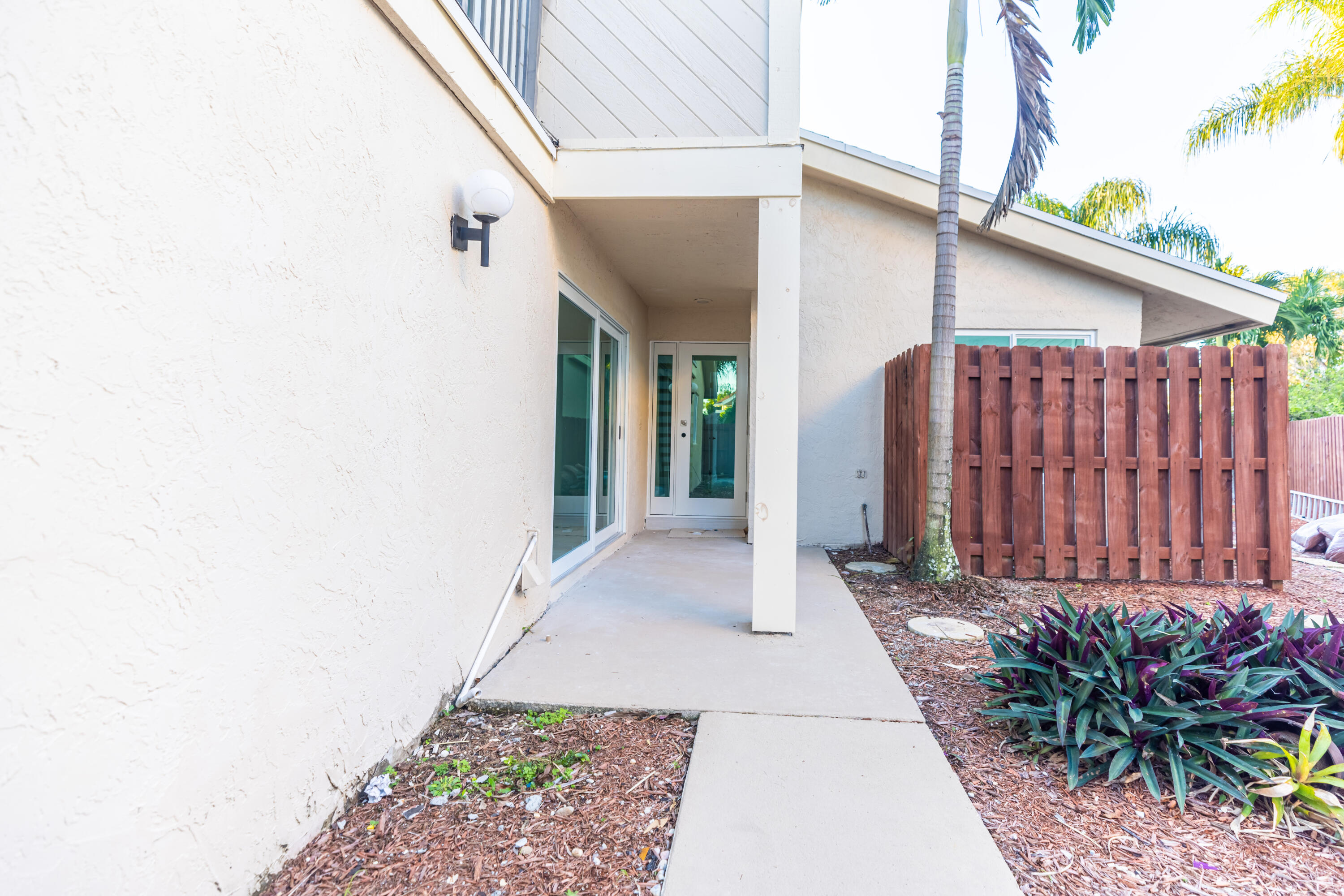 7860 Stanway Place W