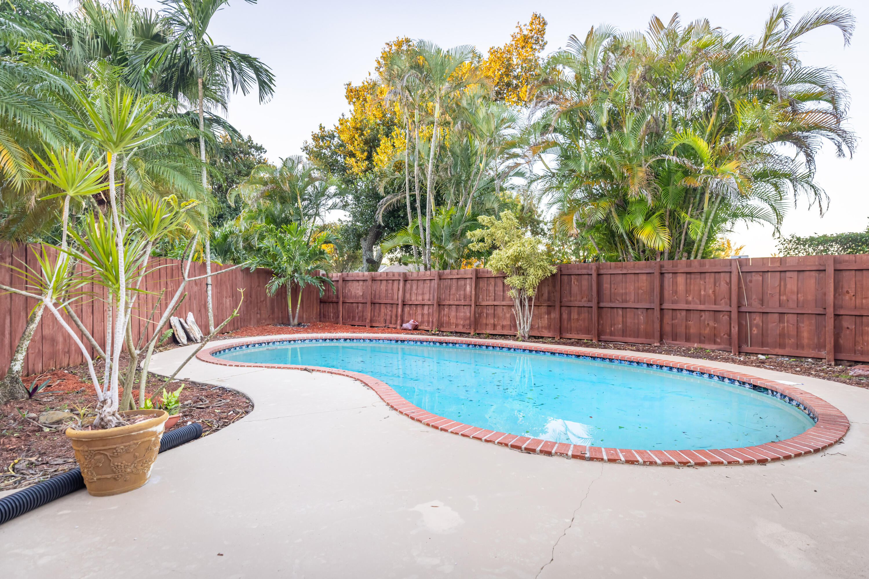 7860 Stanway Place W