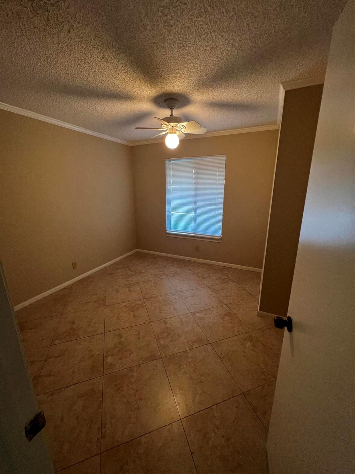 4215 S 57th Avenue E