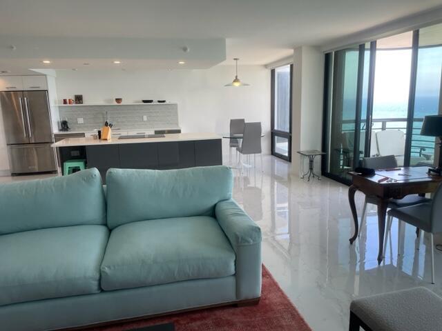 250 S Ocean Boulevard 11g