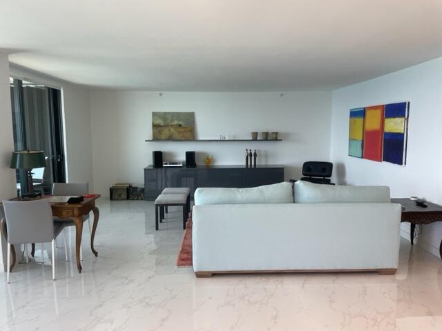 250 S Ocean Boulevard 11g