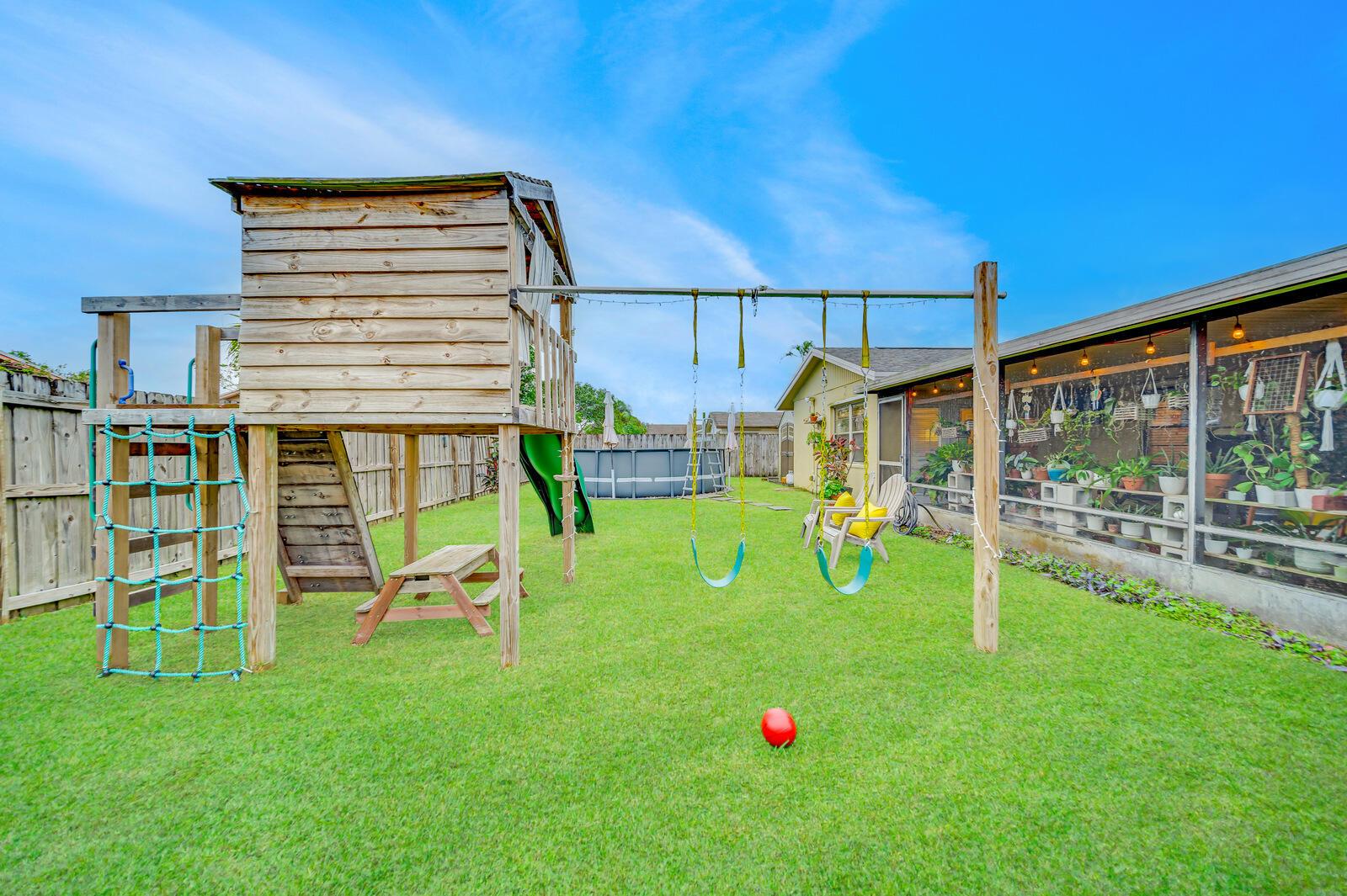 9483 Saddlebrook Drive