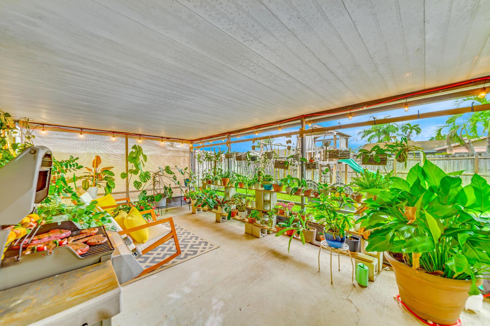 9483 Saddlebrook Drive