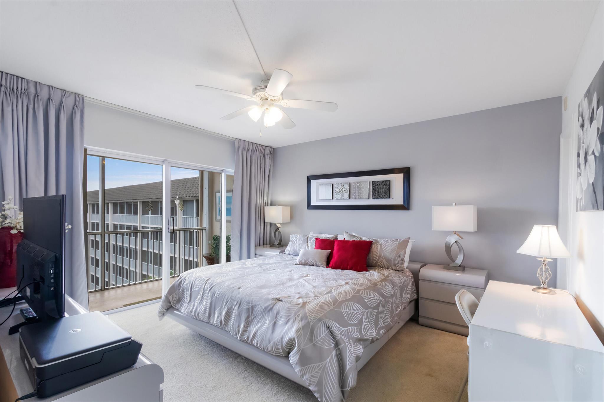 400 N Federal Highway 612