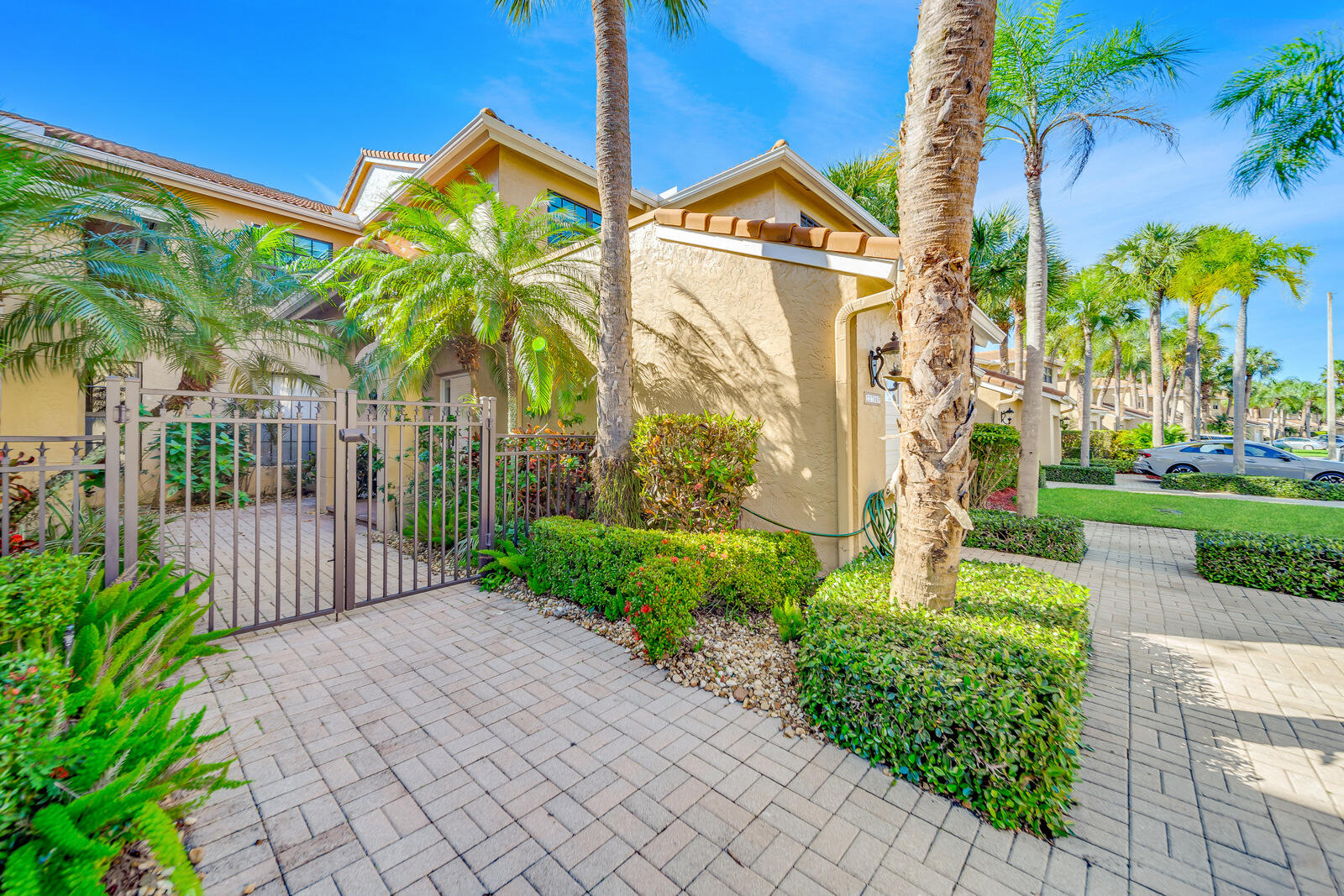 22799 Trelawny Terrace F