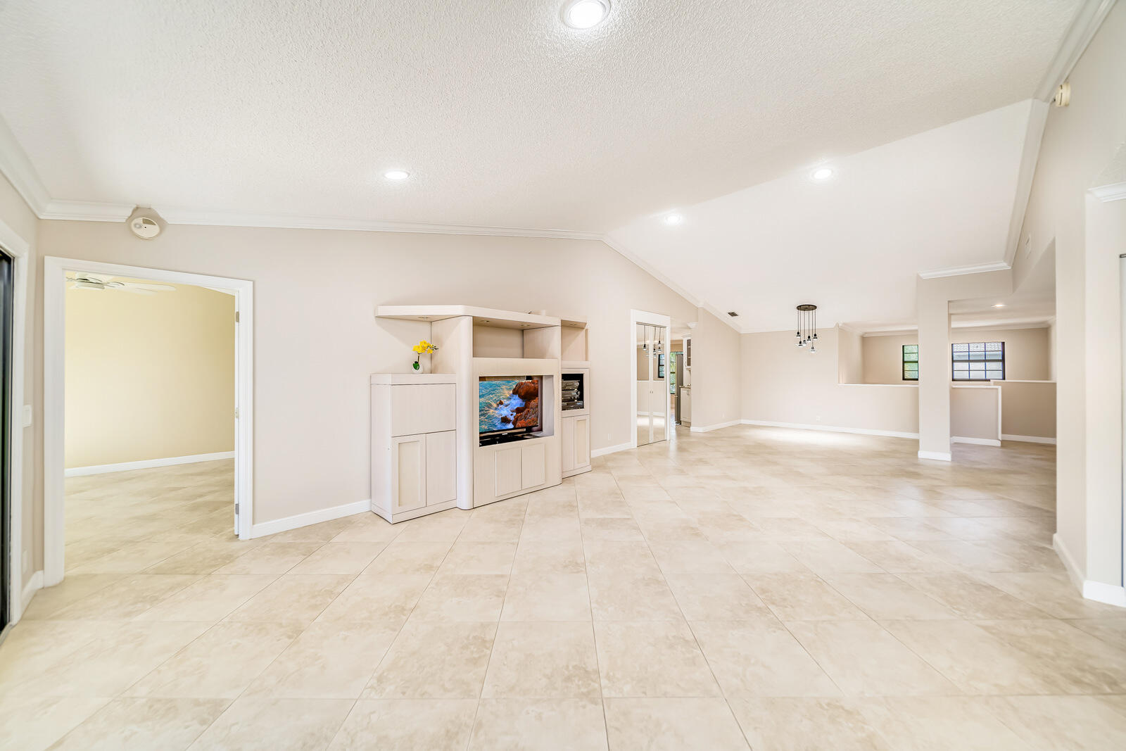 22799 Trelawny Terrace F