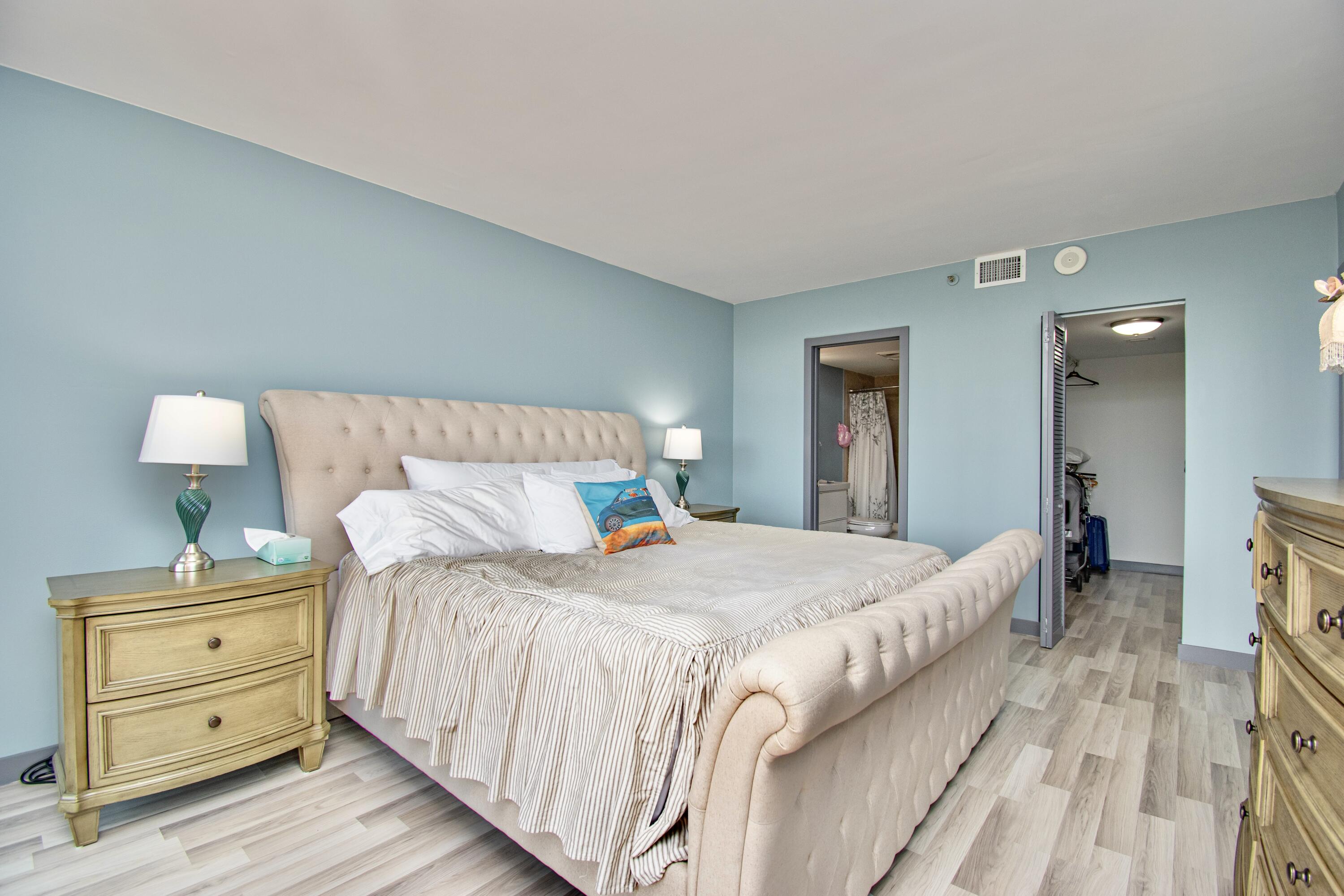 5951 Wellesley Park Drive 203