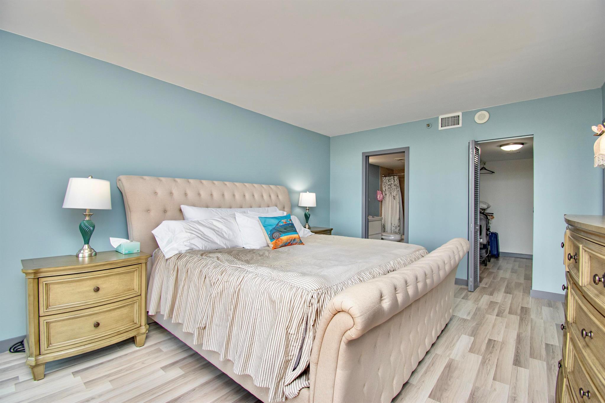 5951 Wellesley Park Drive 203