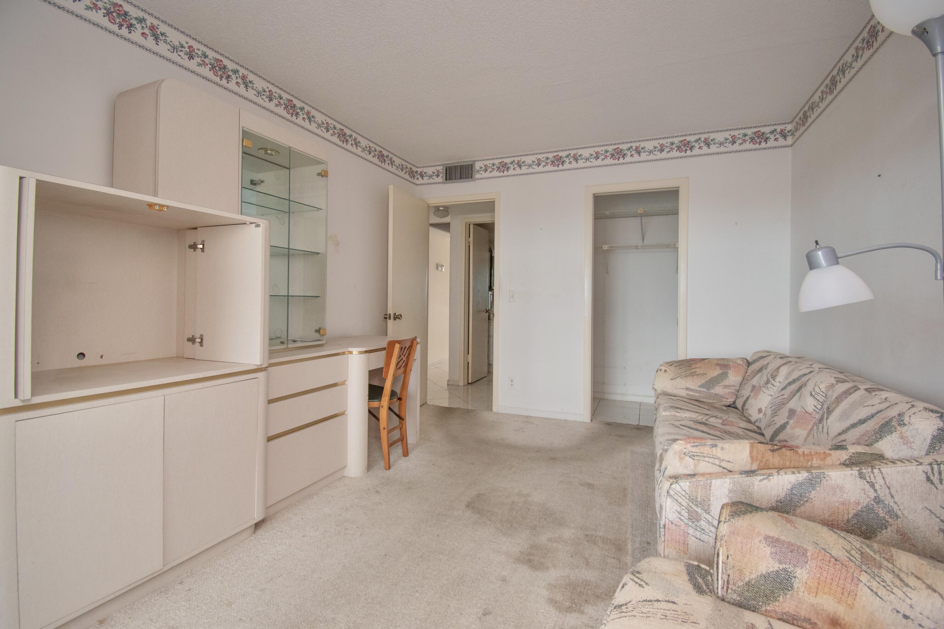 4023 Ainslie B