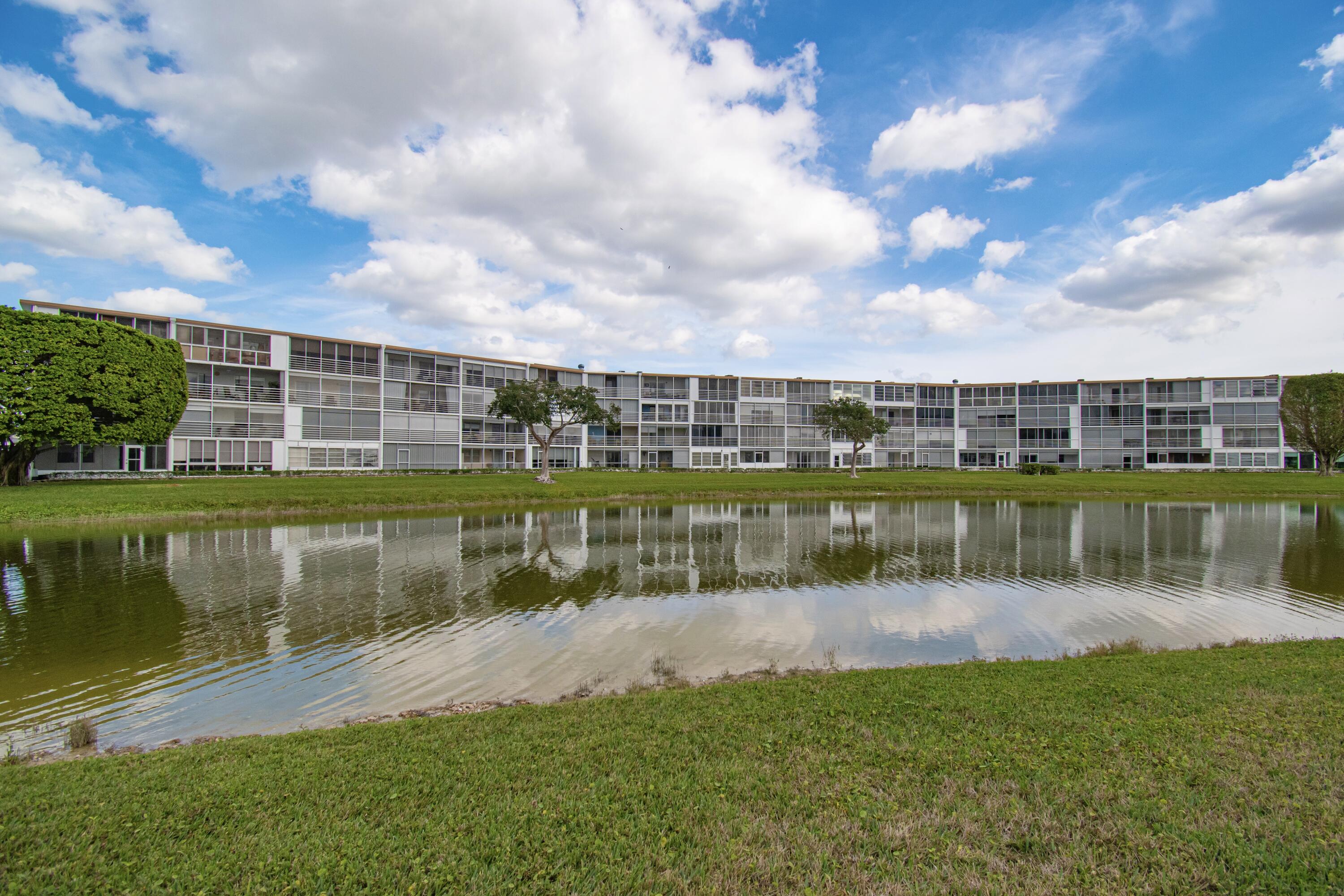 4023 Ainslie B