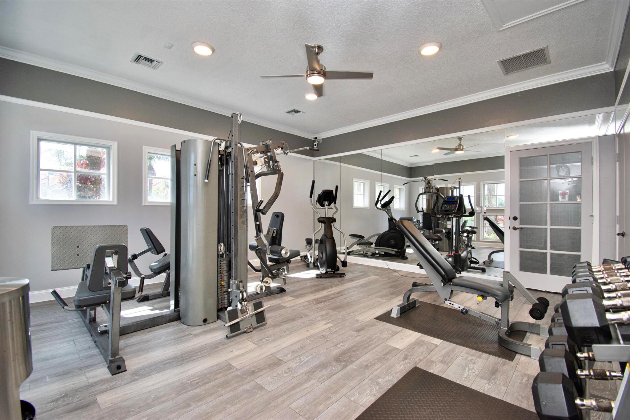 815 W Boynton Beach Boulevard 15-105