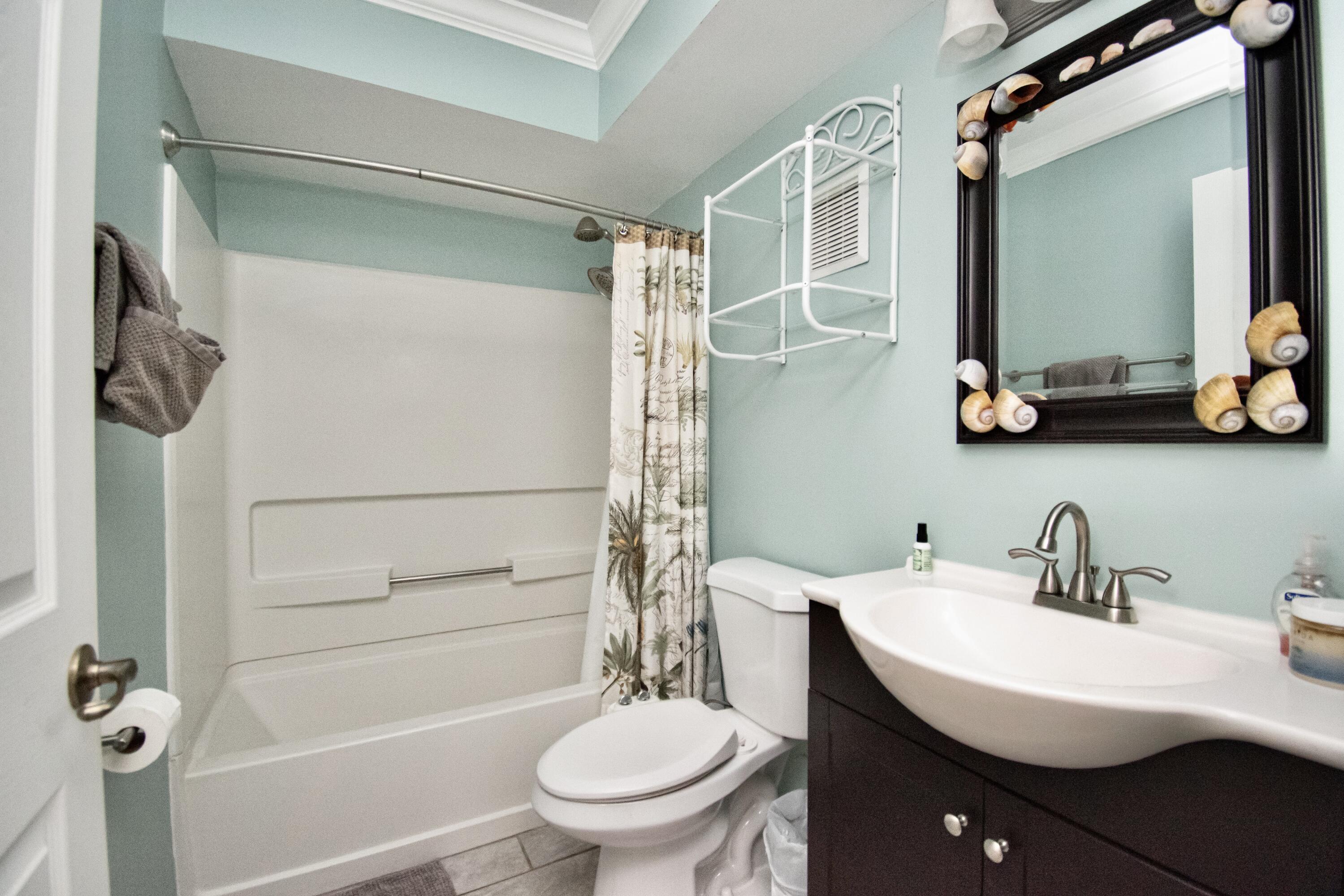 815 W Boynton Beach Boulevard 15-105