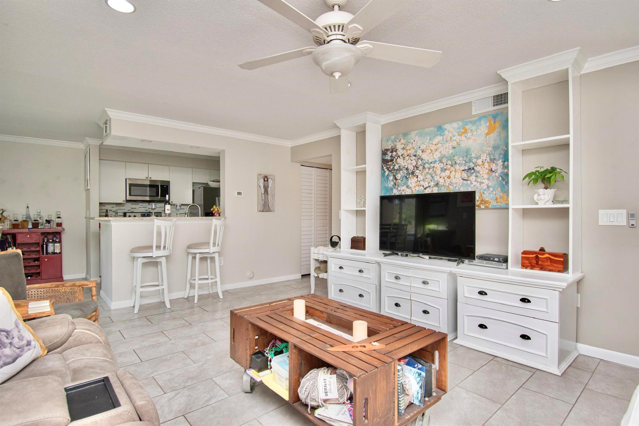 815 W Boynton Beach Boulevard 15-105