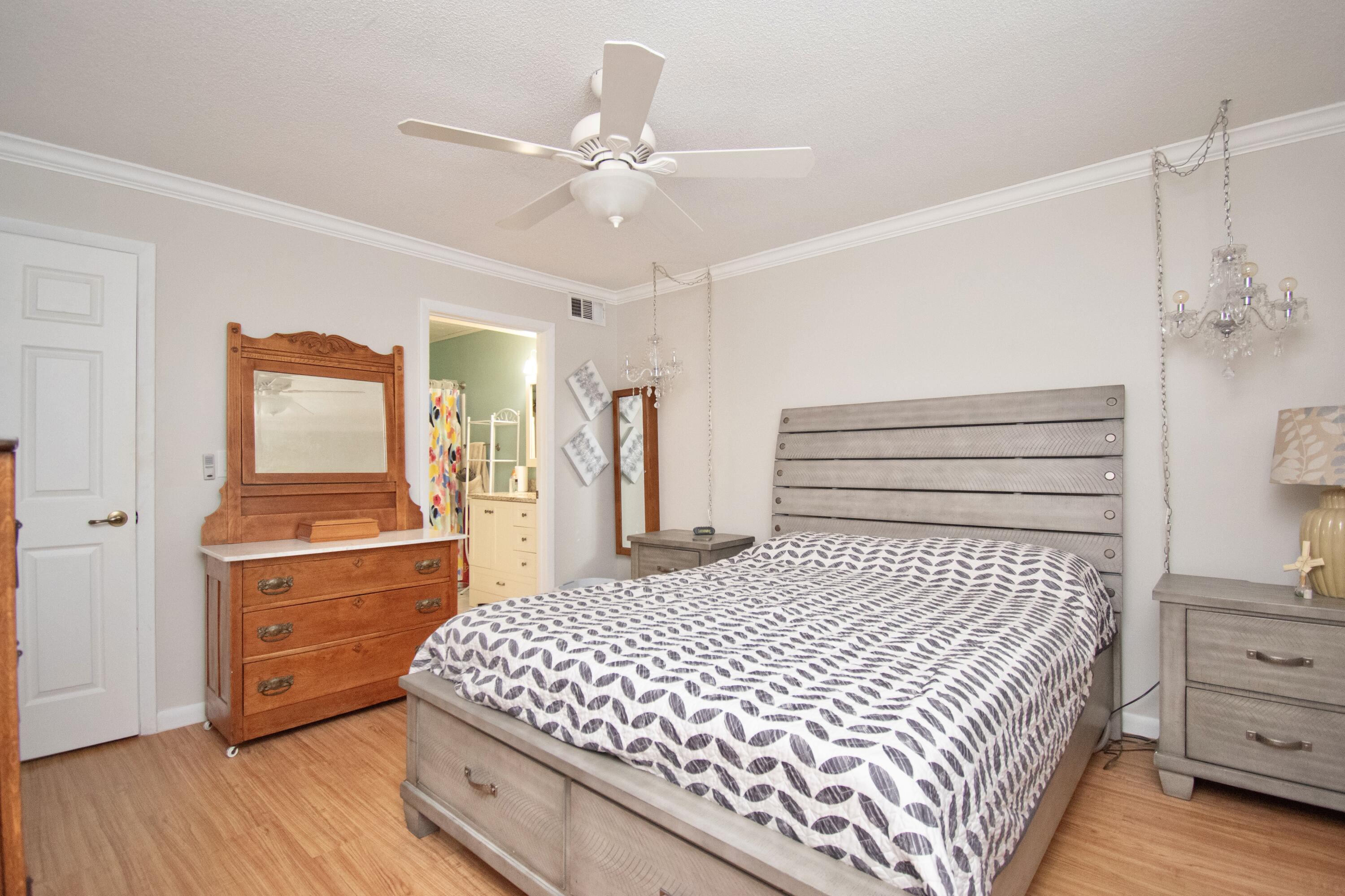 815 W Boynton Beach Boulevard 15-105