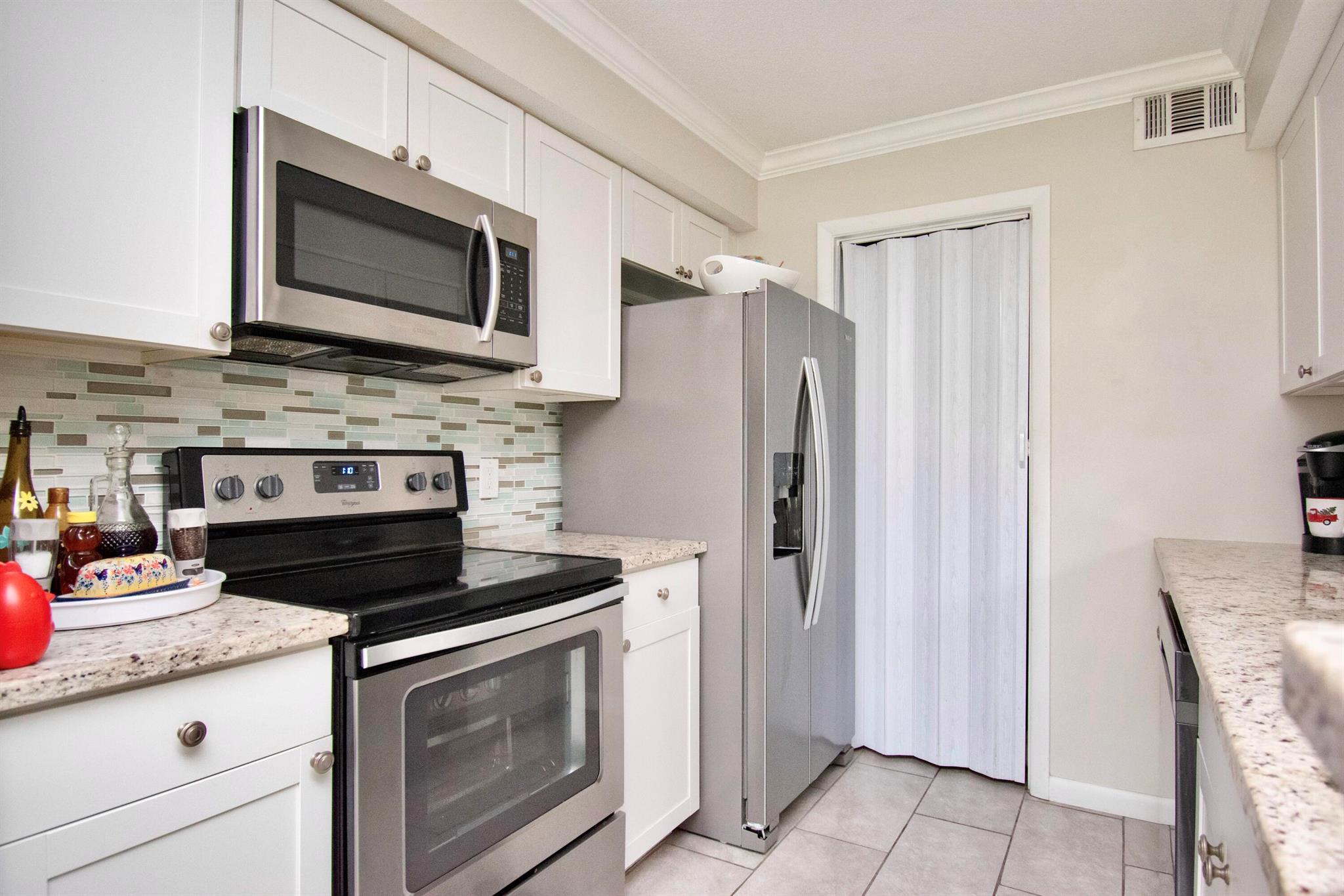 815 W Boynton Beach Boulevard 15-105