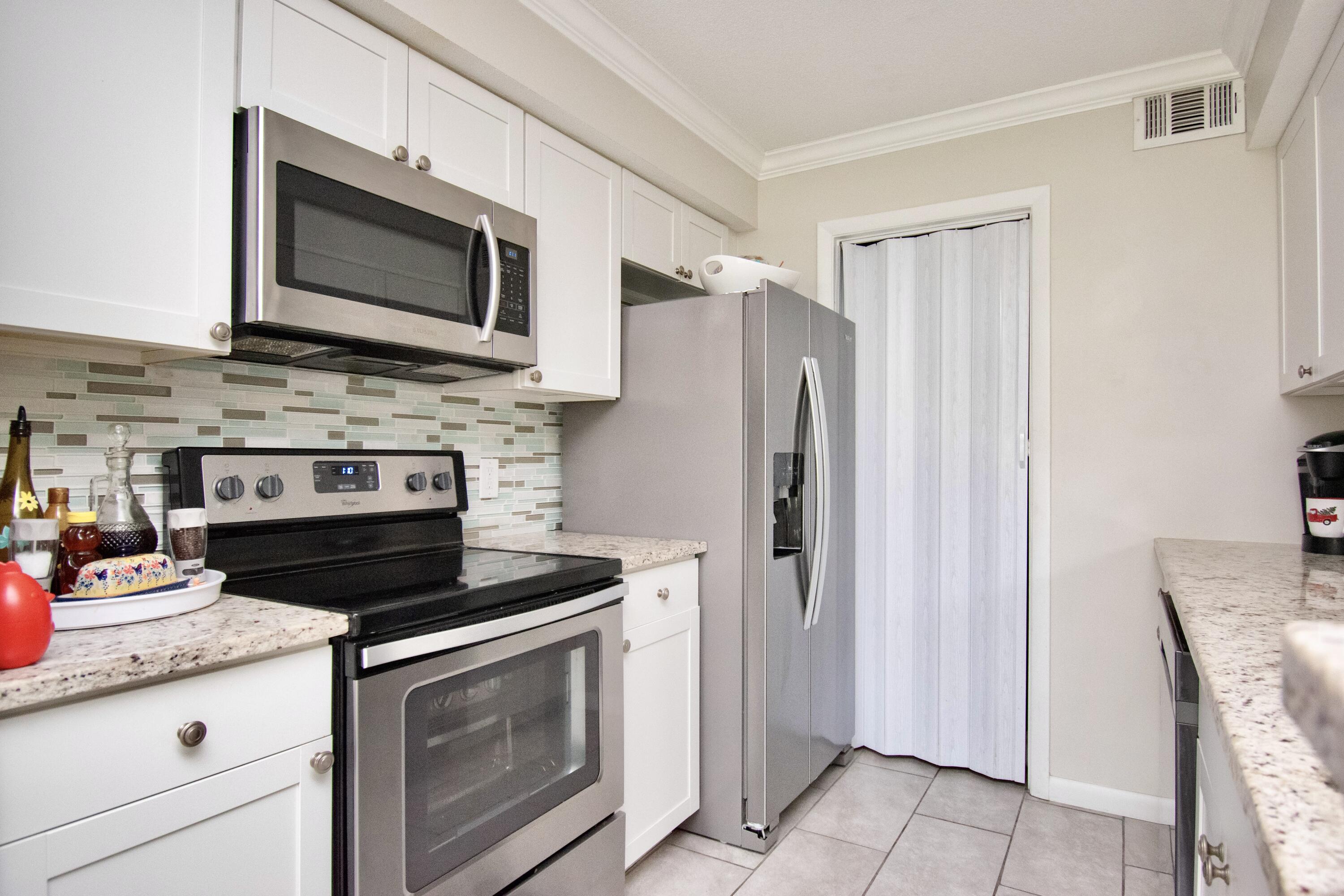 815 W Boynton Beach Boulevard 15-105