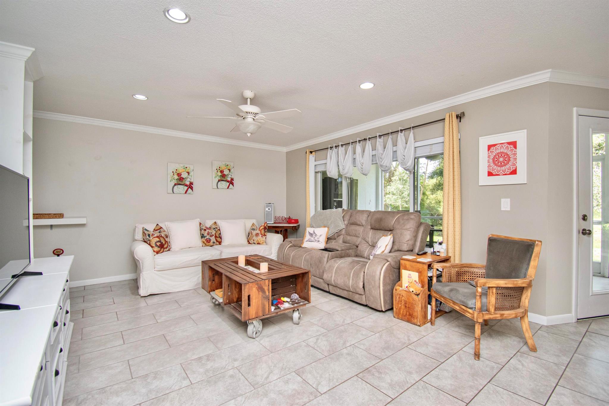 815 W Boynton Beach Boulevard 15-105