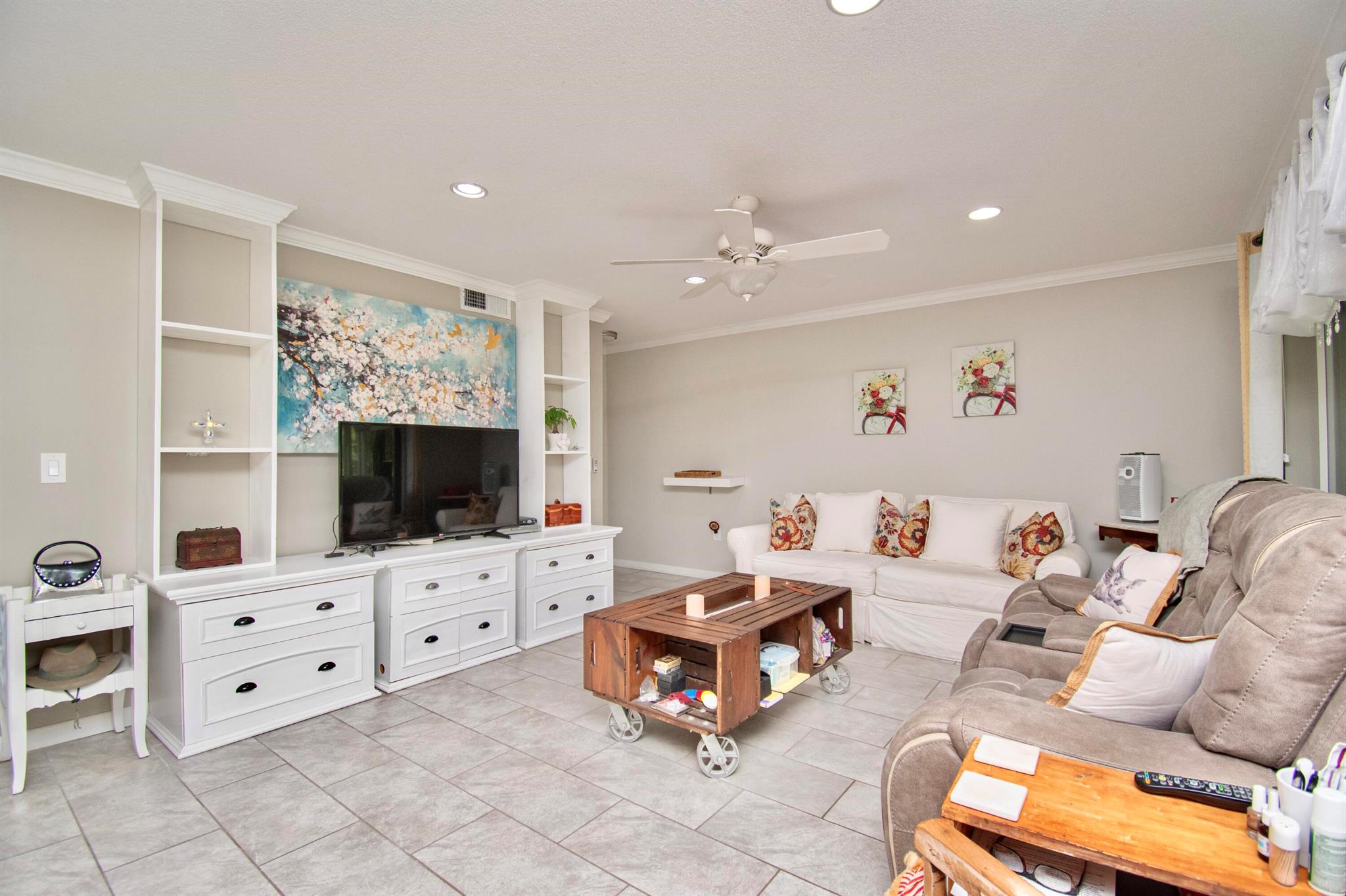 815 W Boynton Beach Boulevard 15-105