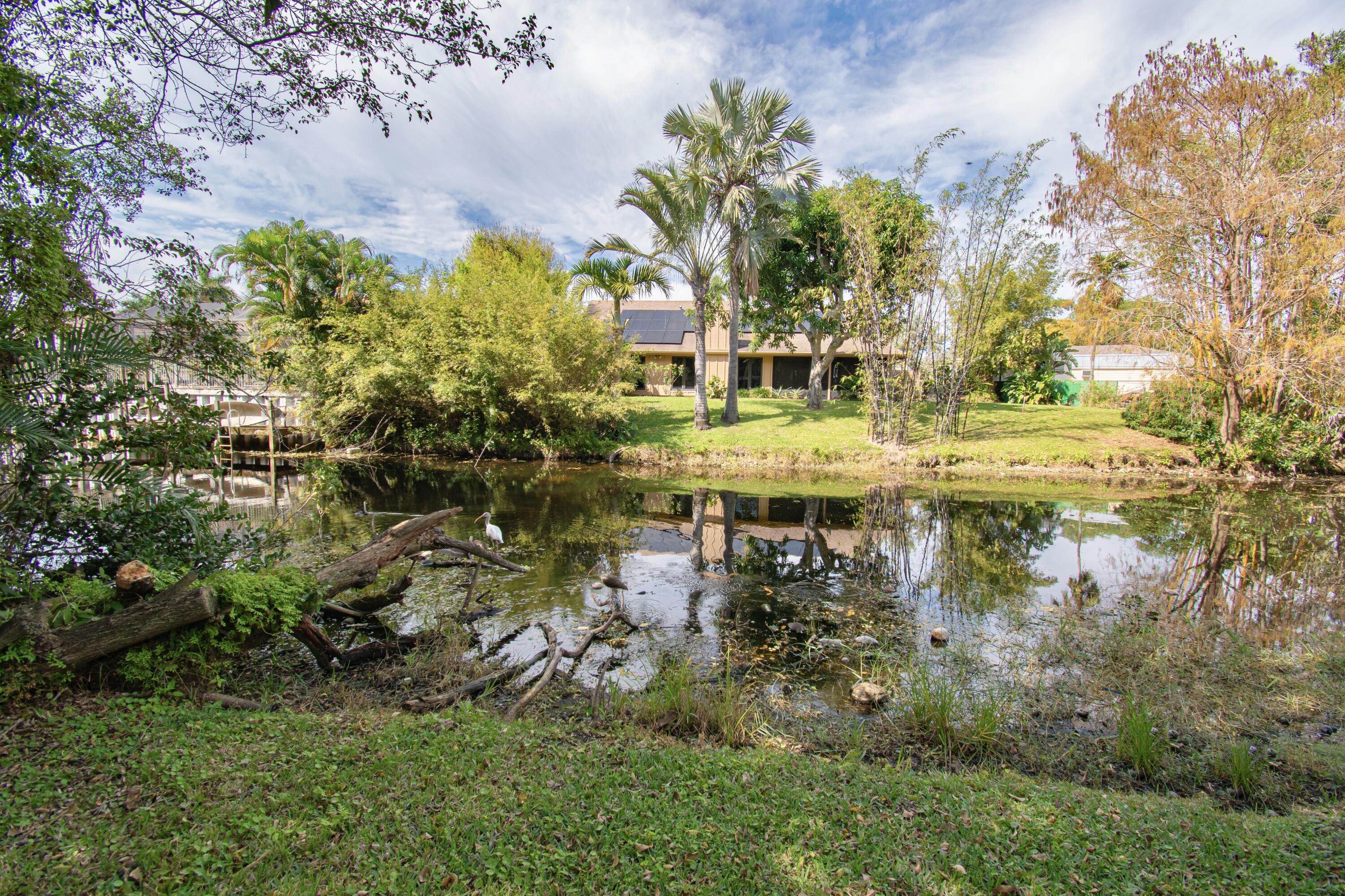 815 W Boynton Beach Boulevard 15-105