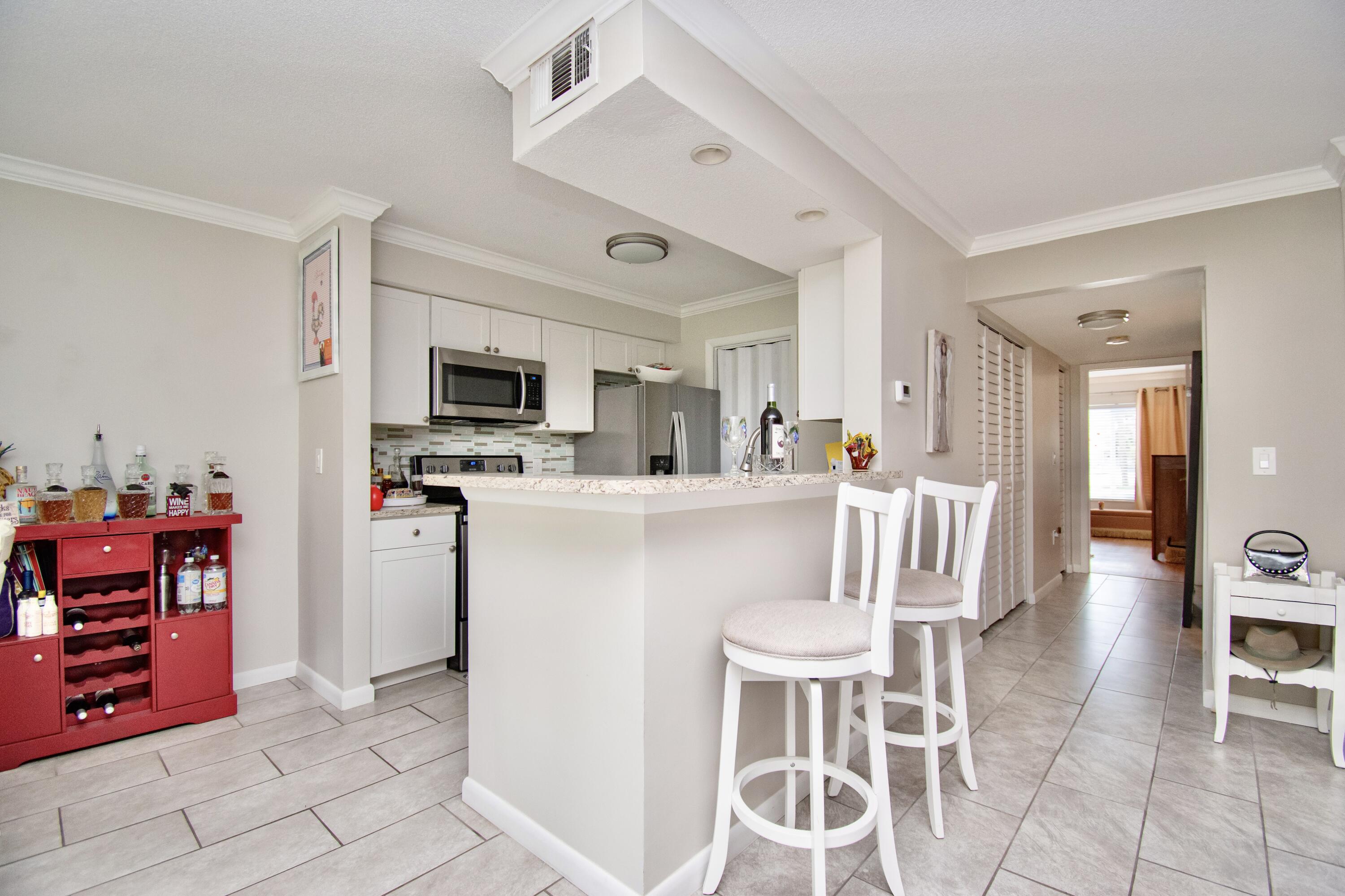 815 W Boynton Beach Boulevard 15-105