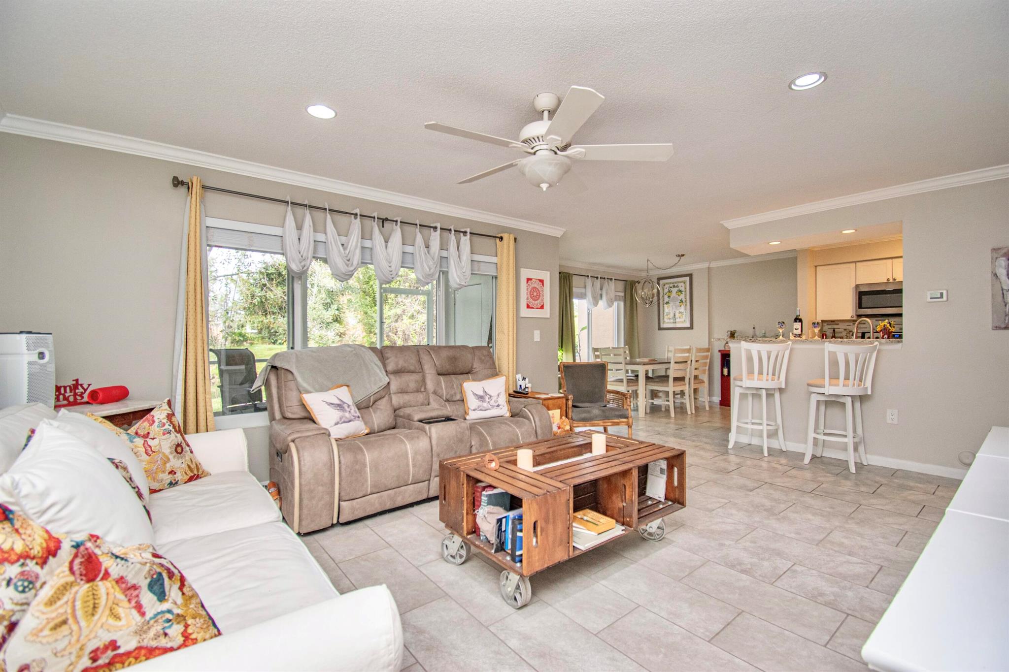 815 W Boynton Beach Boulevard 15-105