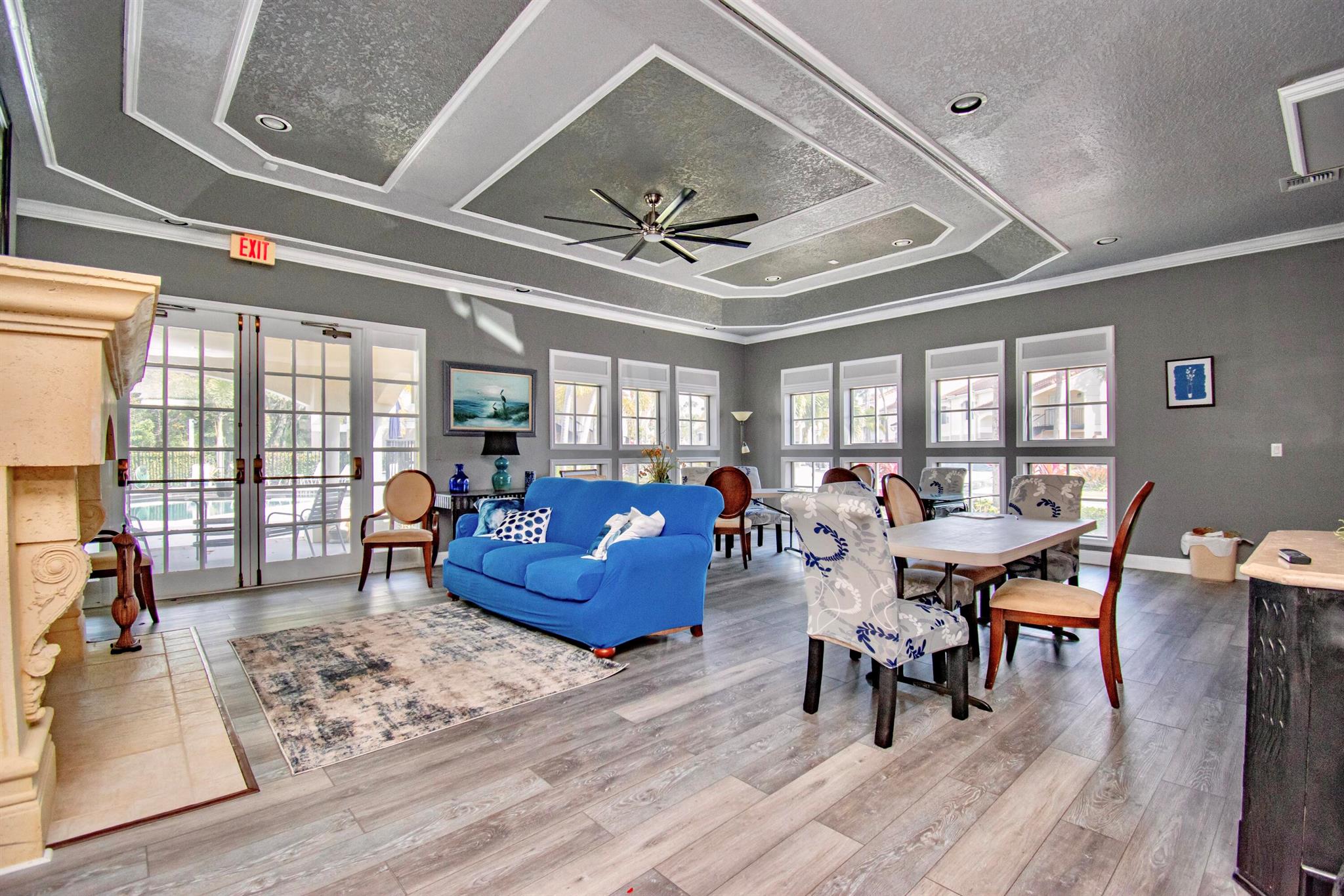 815 W Boynton Beach Boulevard 15-105