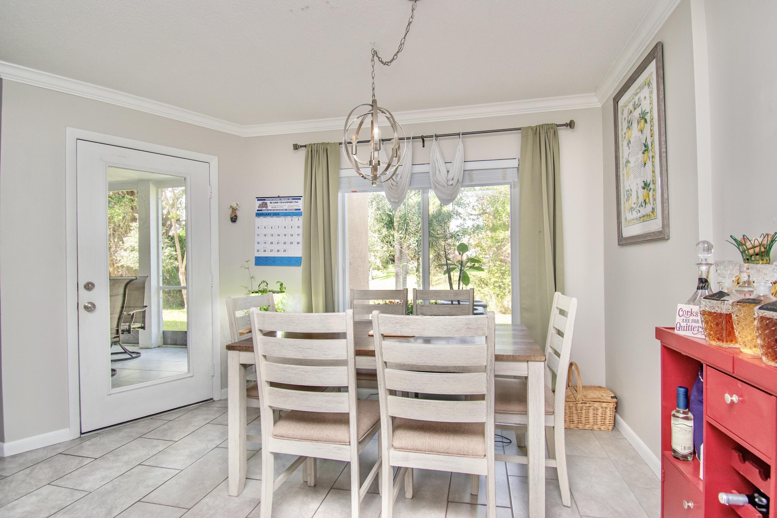 815 W Boynton Beach Boulevard 15-105