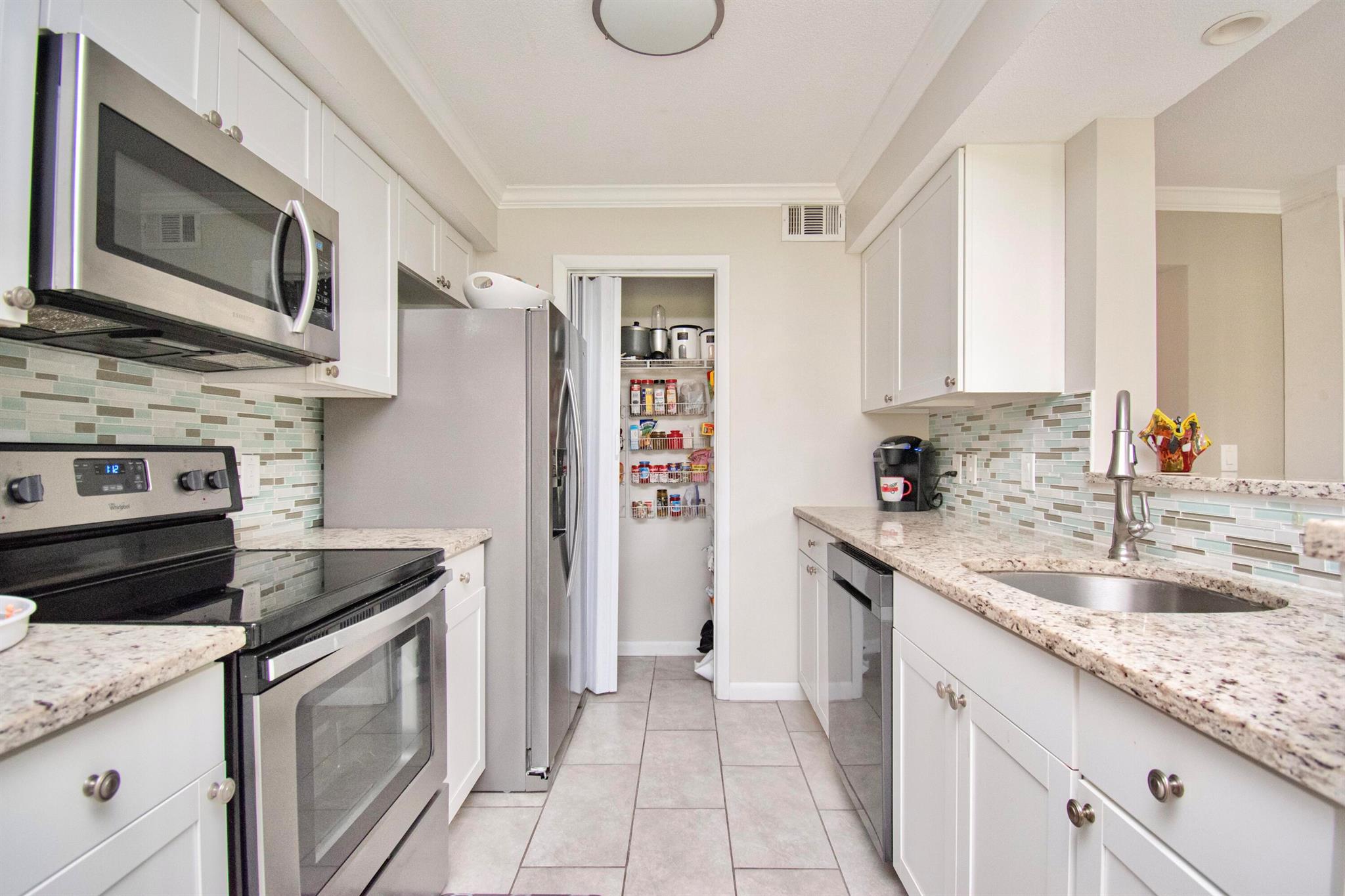 815 W Boynton Beach Boulevard 15-105