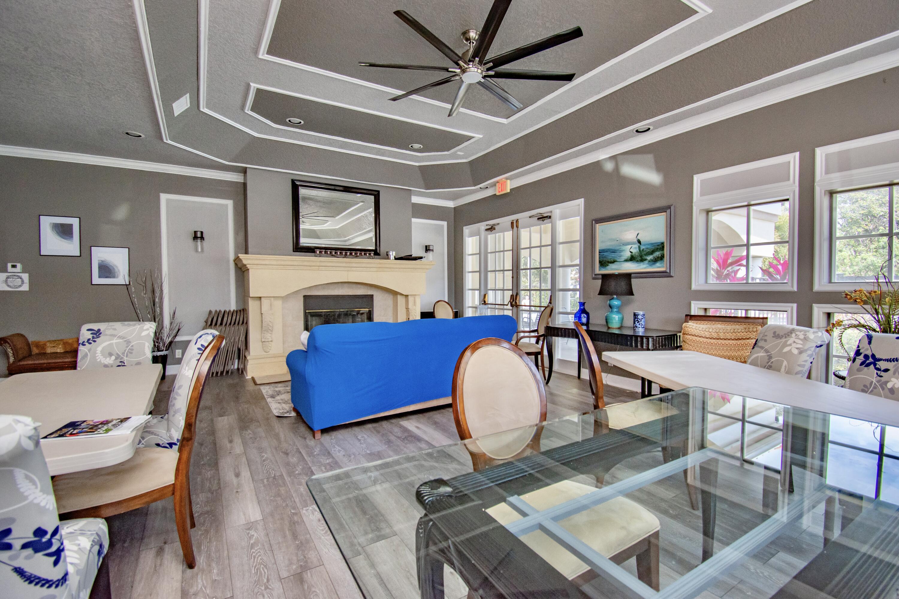 815 W Boynton Beach Boulevard 15-105