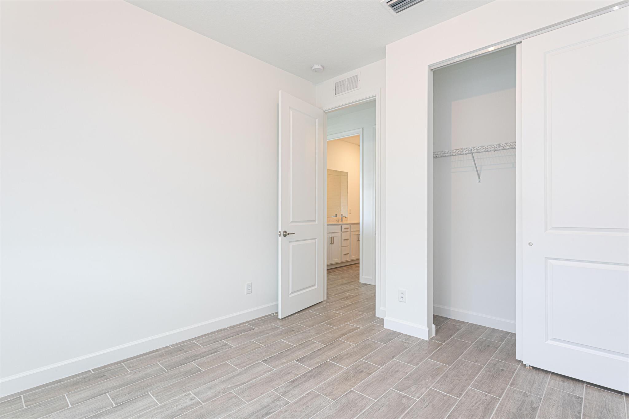 19082 Croft Mill Xing Crossing