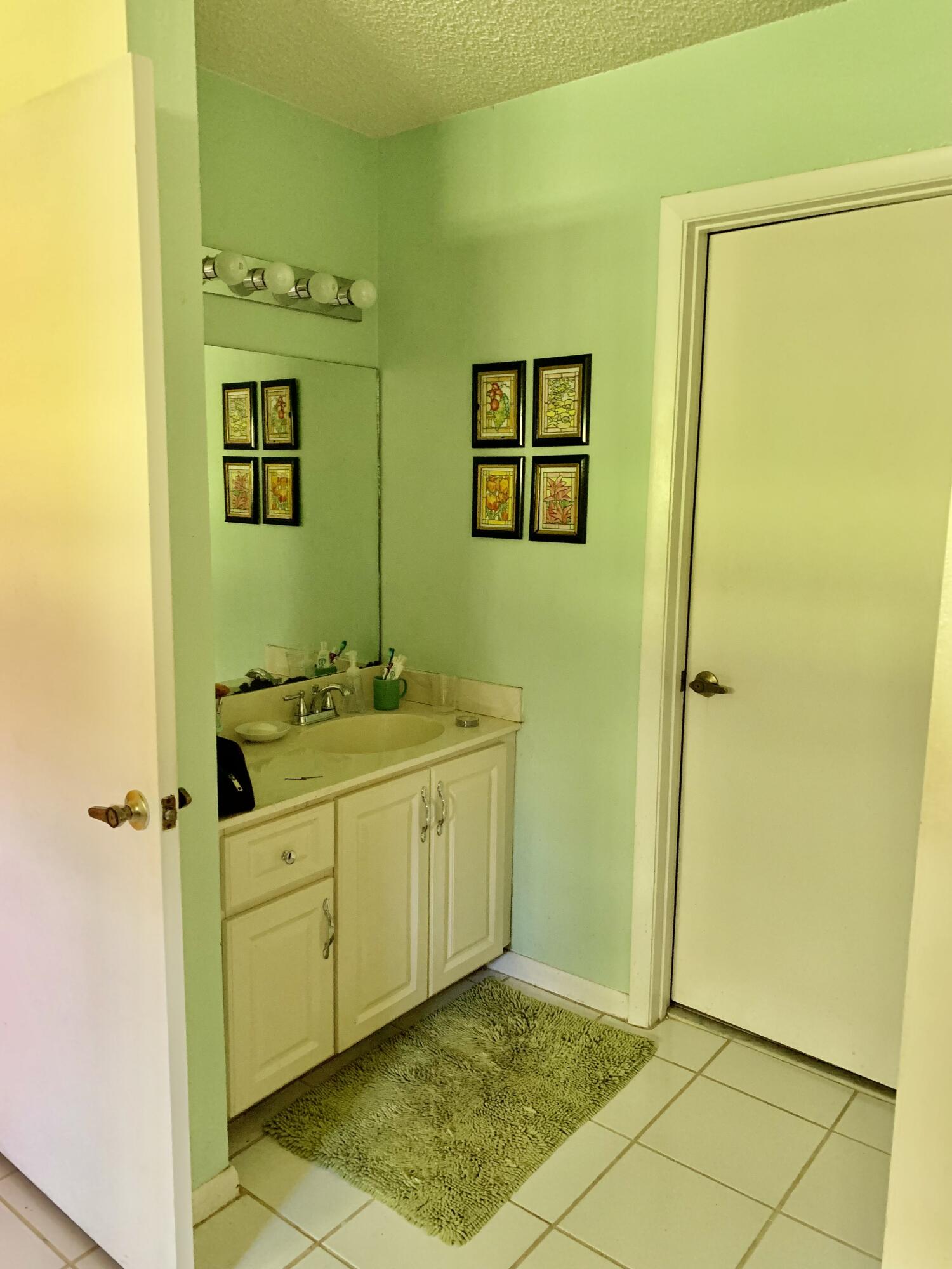 6827 Bridlewood Court