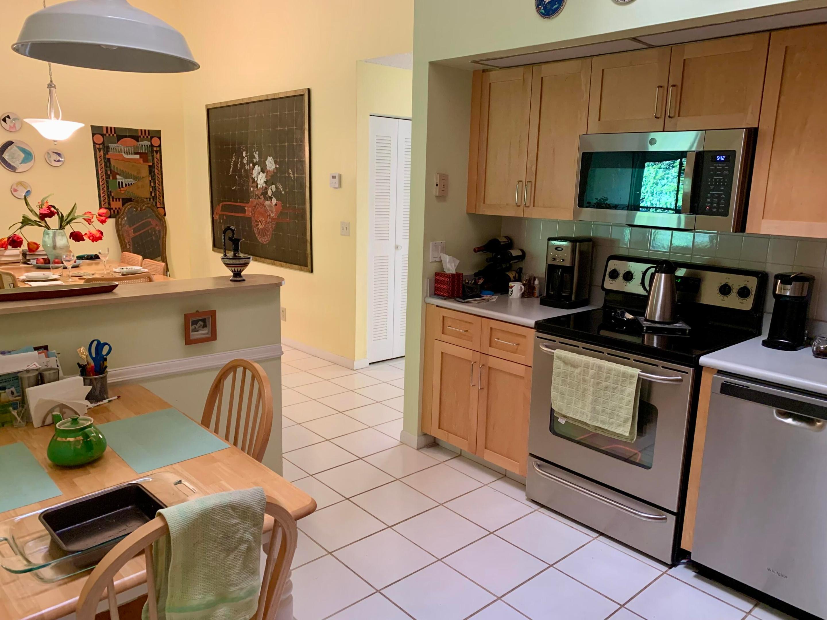 6827 Bridlewood Court