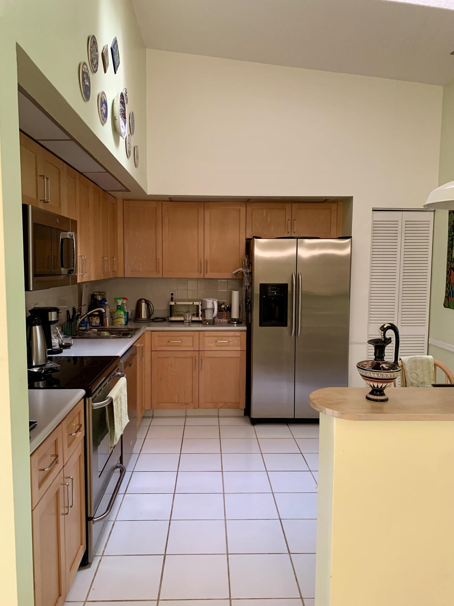 6827 Bridlewood Court