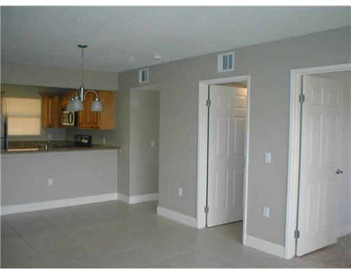 1566 Lake Crystal Drive F